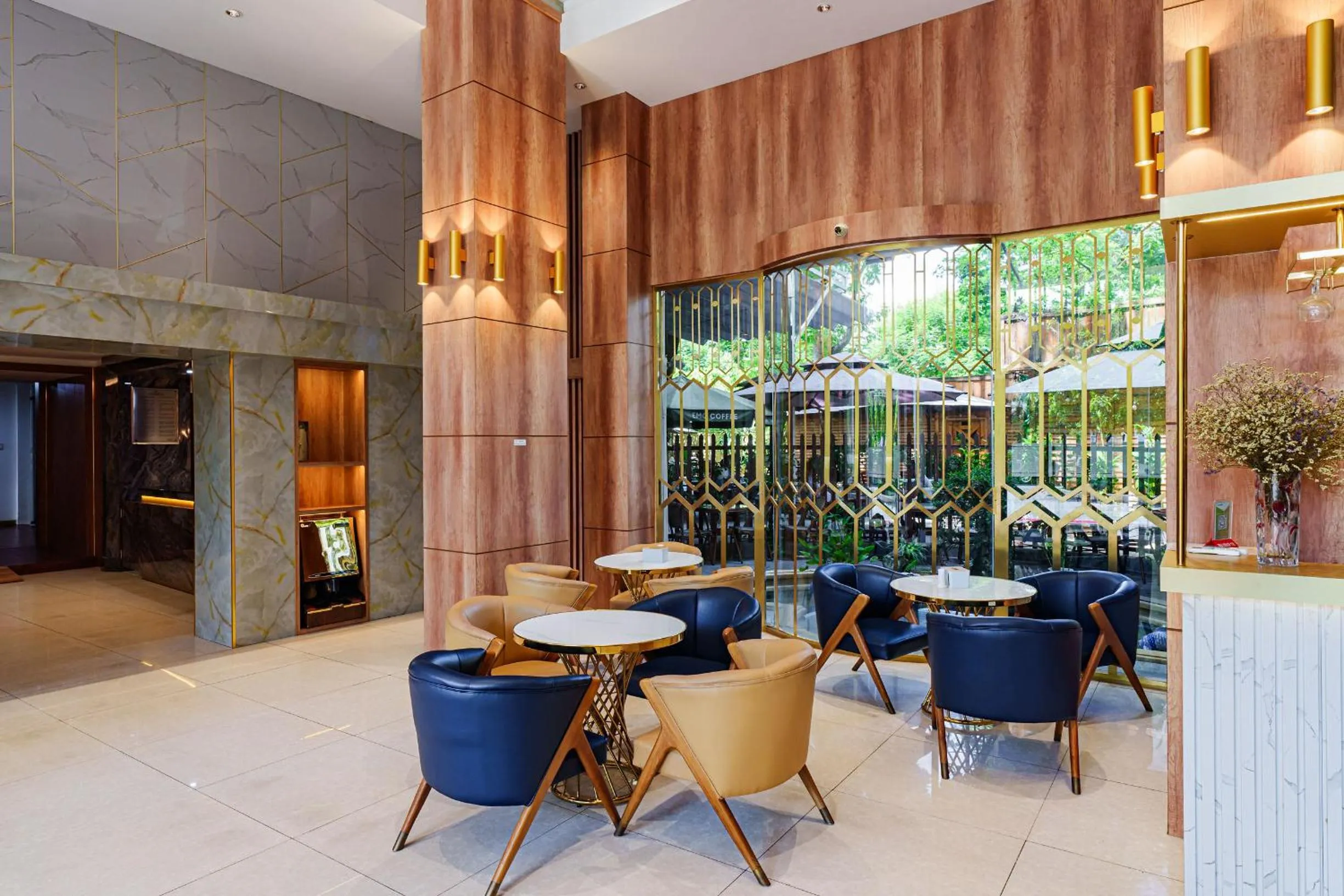 Restaurant/places to eat in T78 Hotel Managed by Nha khach T78