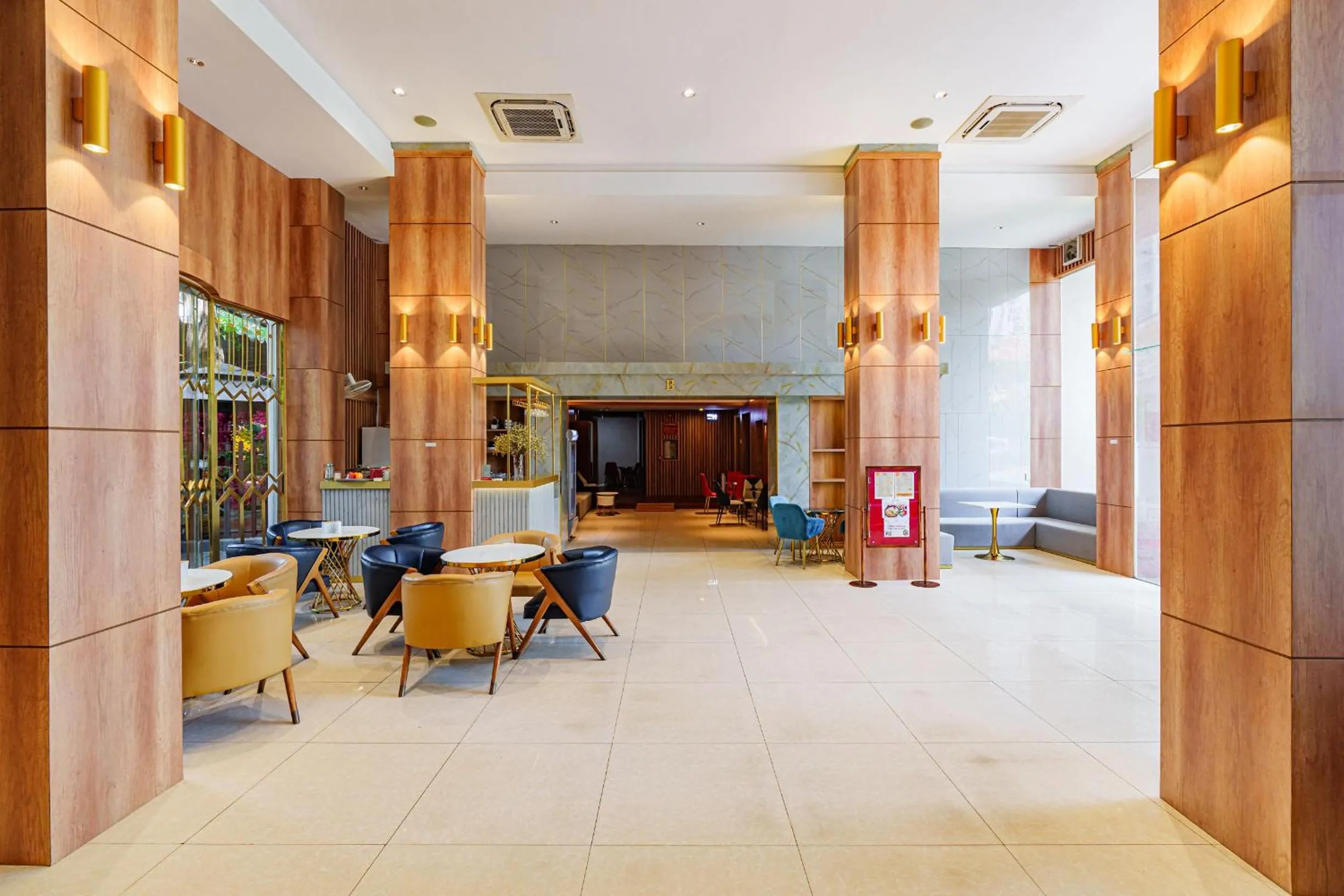 Restaurant/places to eat in T78 Hotel Managed by Nha khach T78