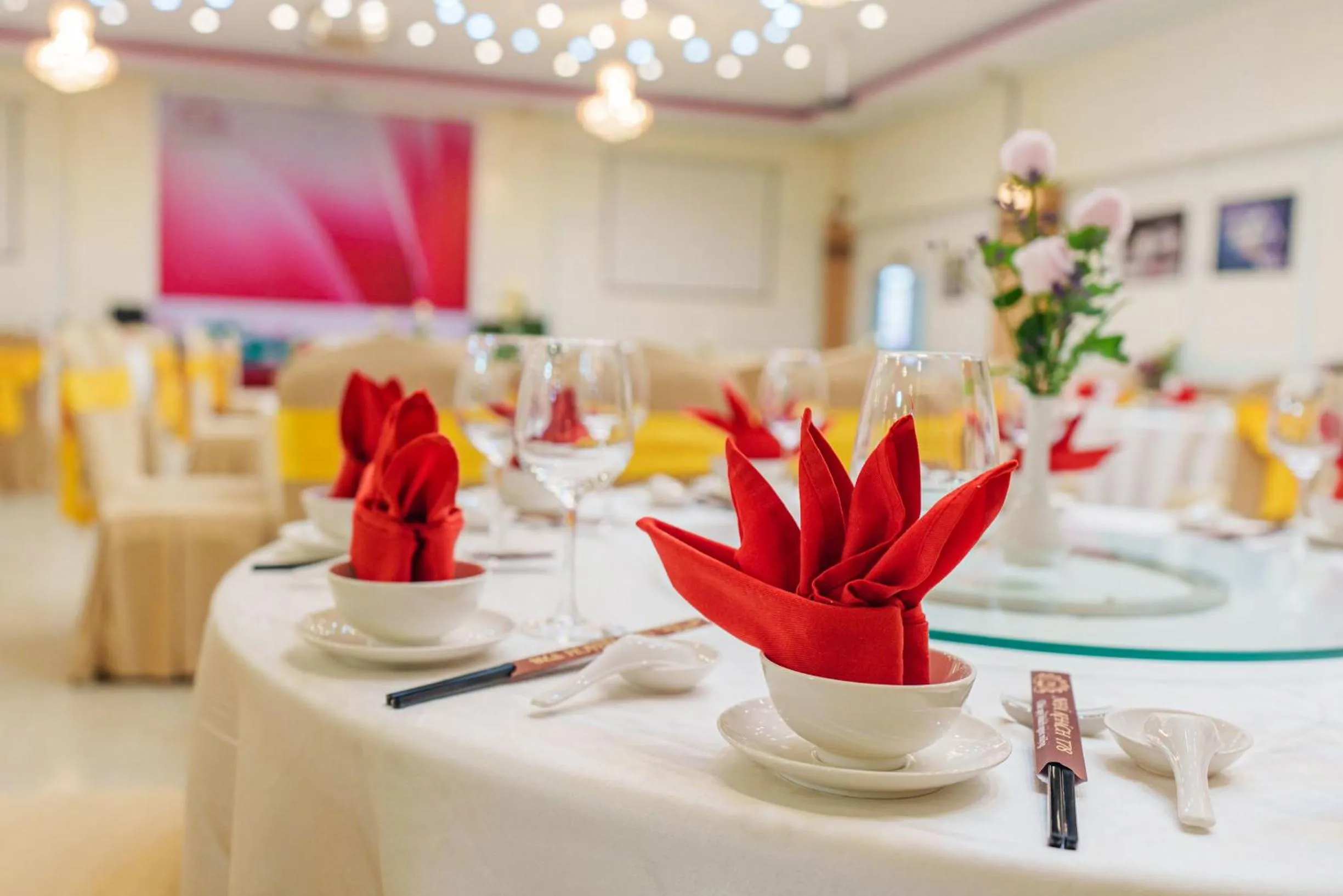 Restaurant/places to eat in T78 Hotel Managed by Nha khach T78