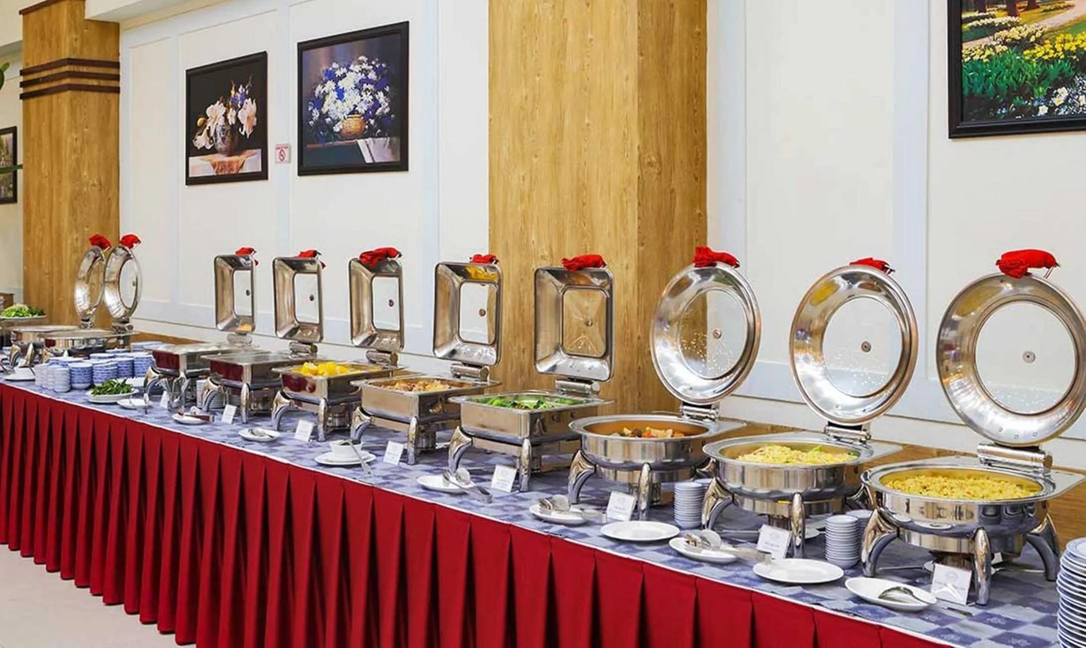 Restaurant/places to eat in T78 Hotel Managed by Nha khach T78