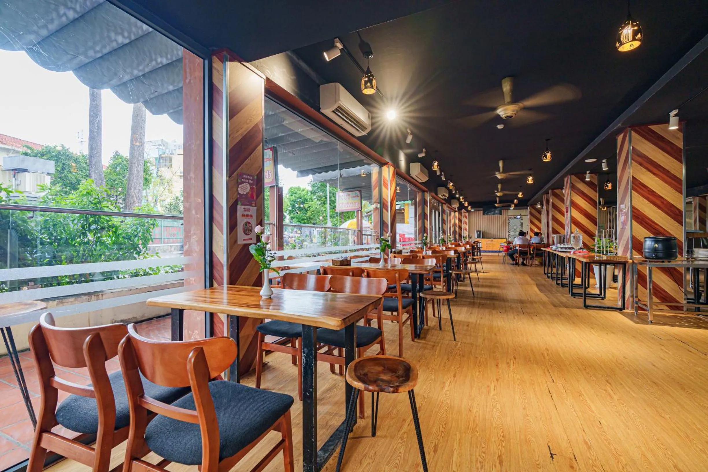 Restaurant/places to eat in T78 Hotel Managed by Nha khach T78