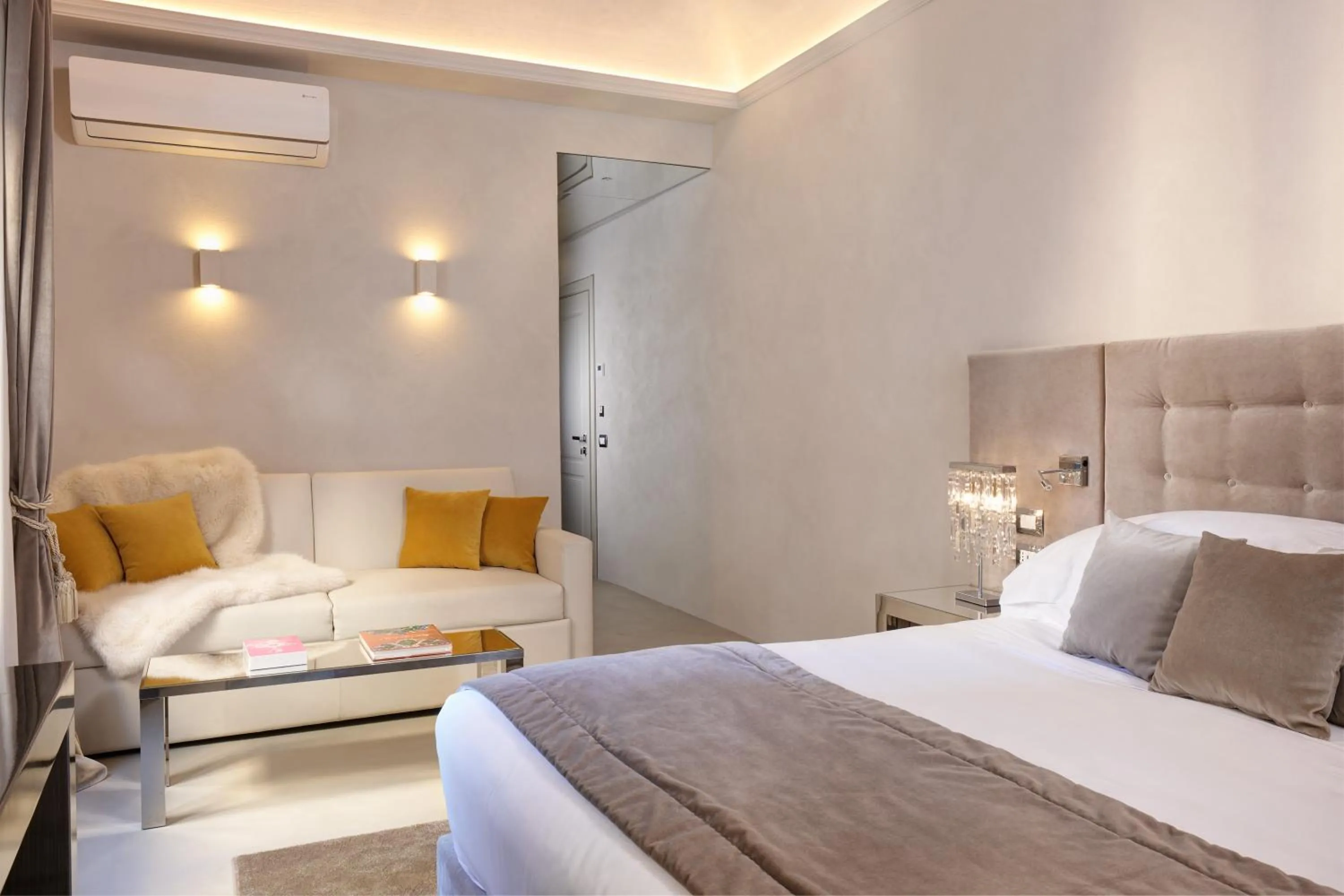 Living room, Bed in Palazzo Nainer