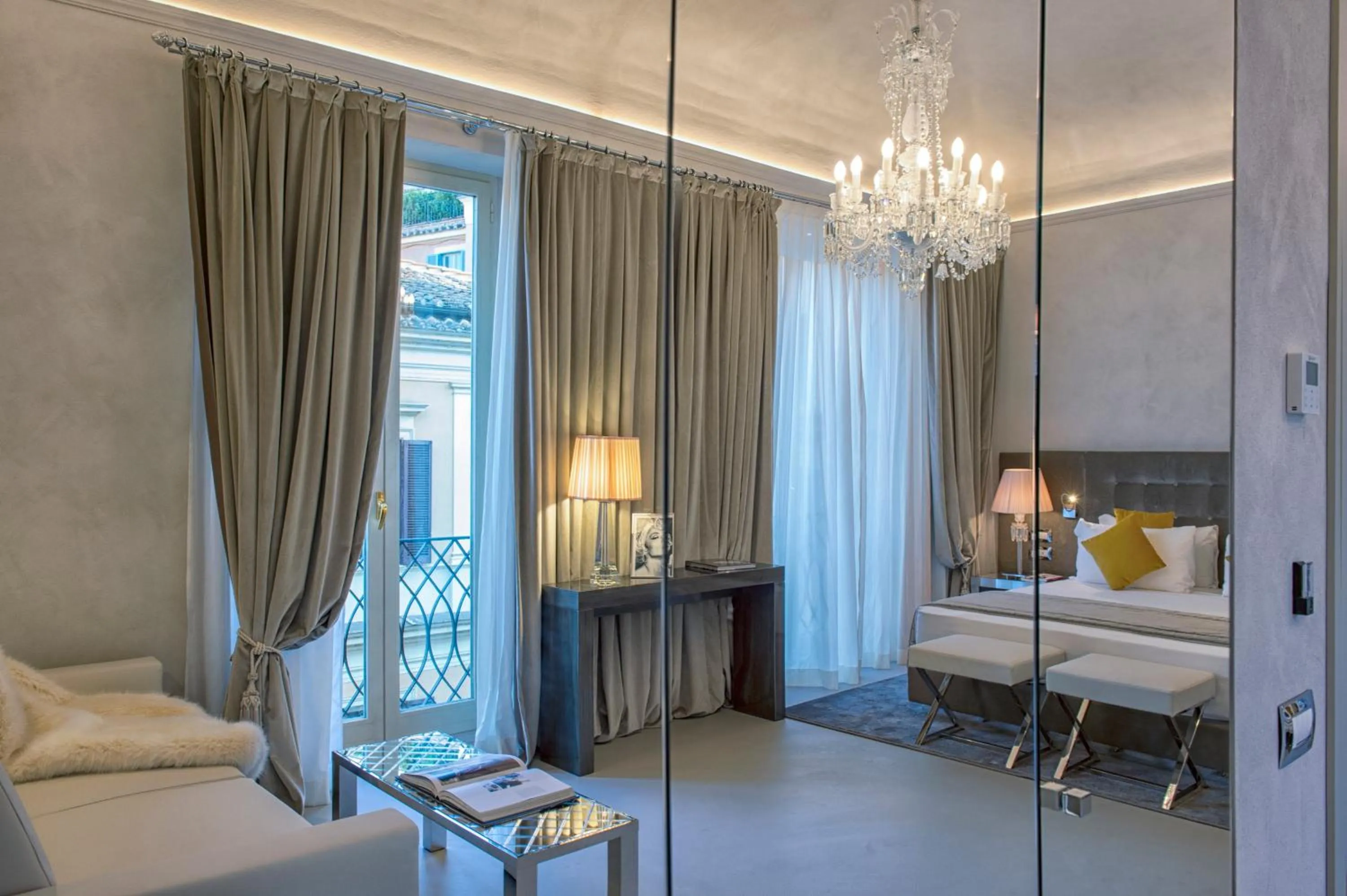 View (from property/room), Bed in Palazzo Nainer