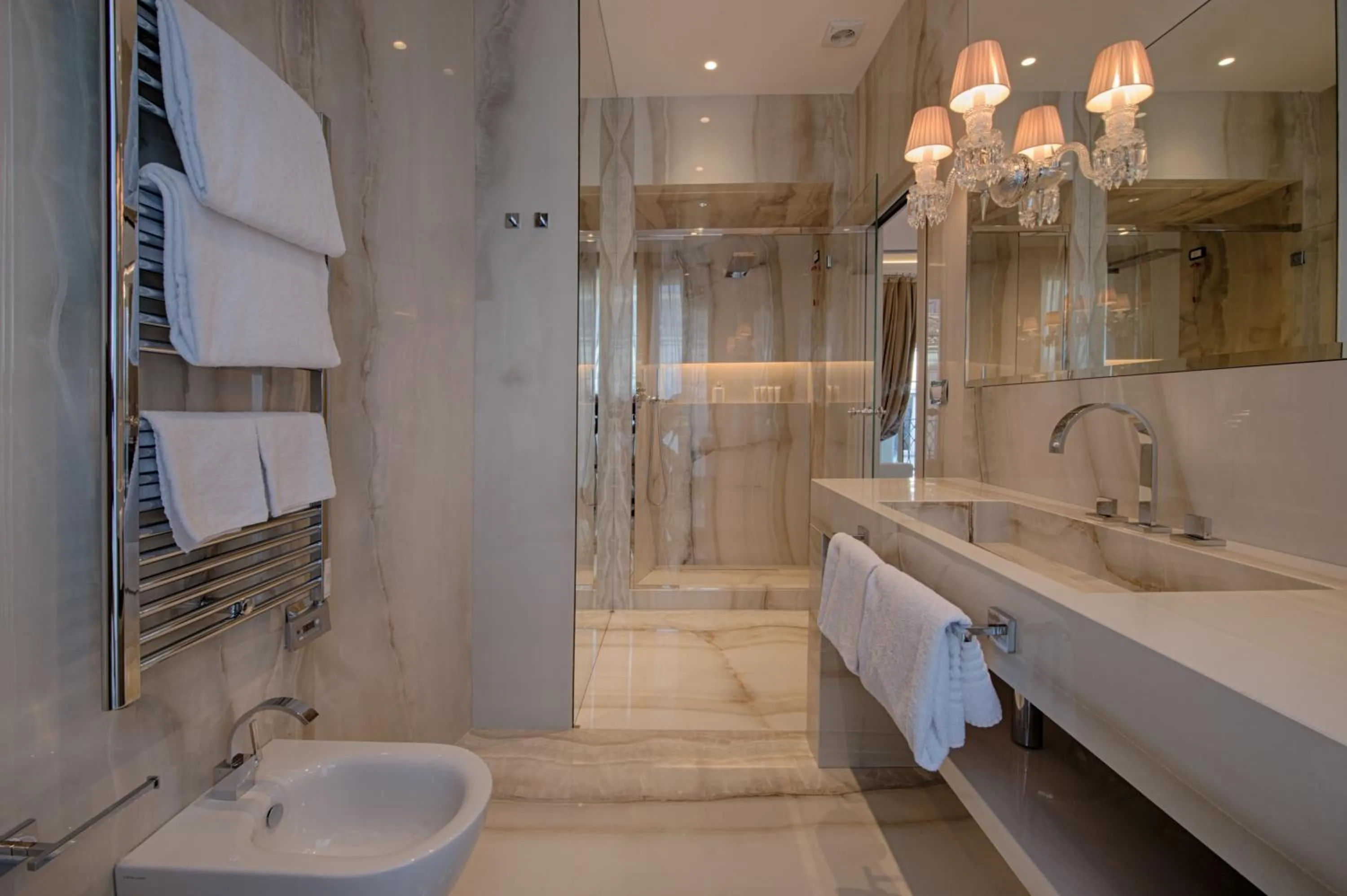 Bathroom in Palazzo Nainer