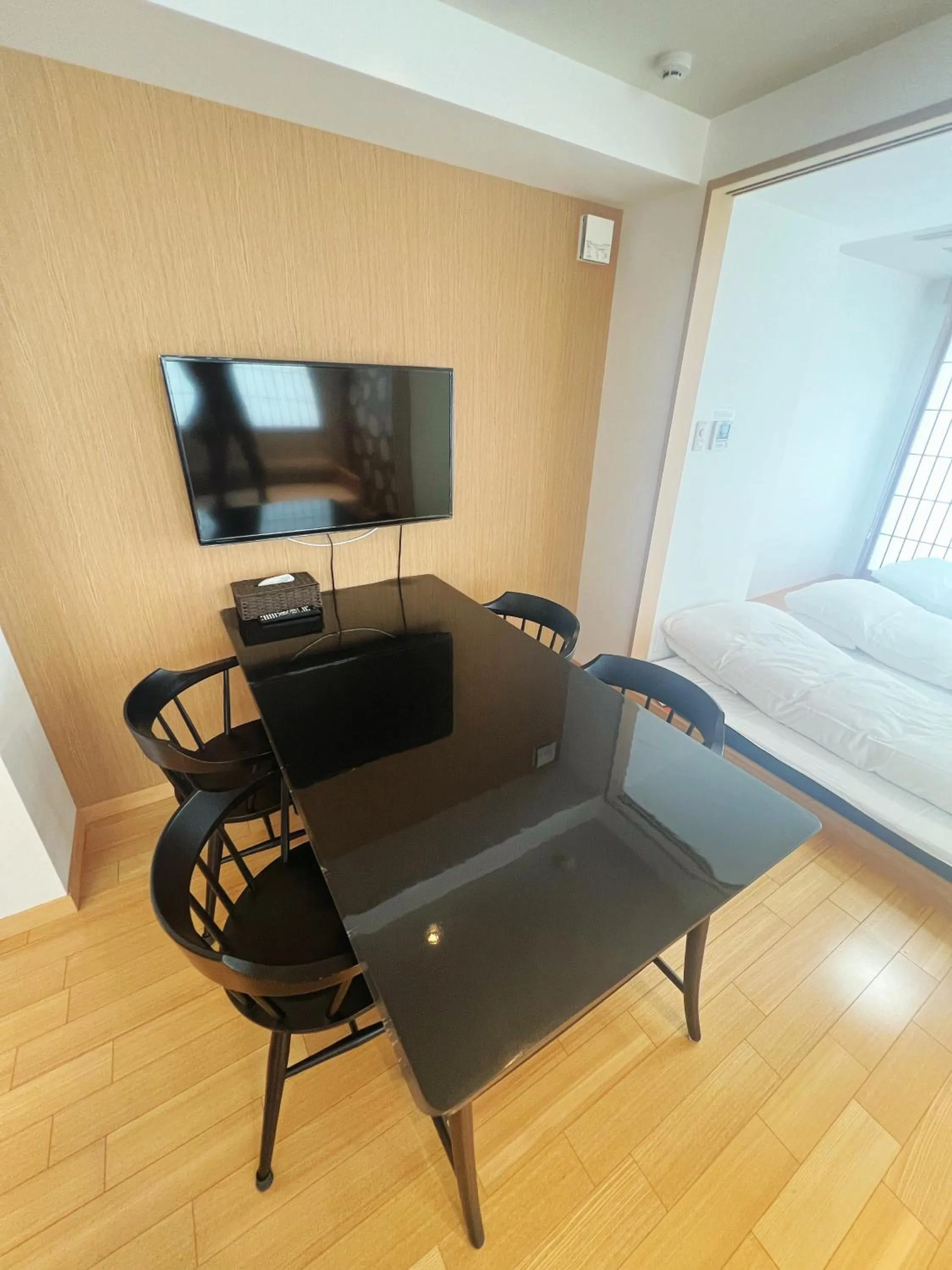 Photo of the whole room in Nplus Tokyo Akihabara Premium