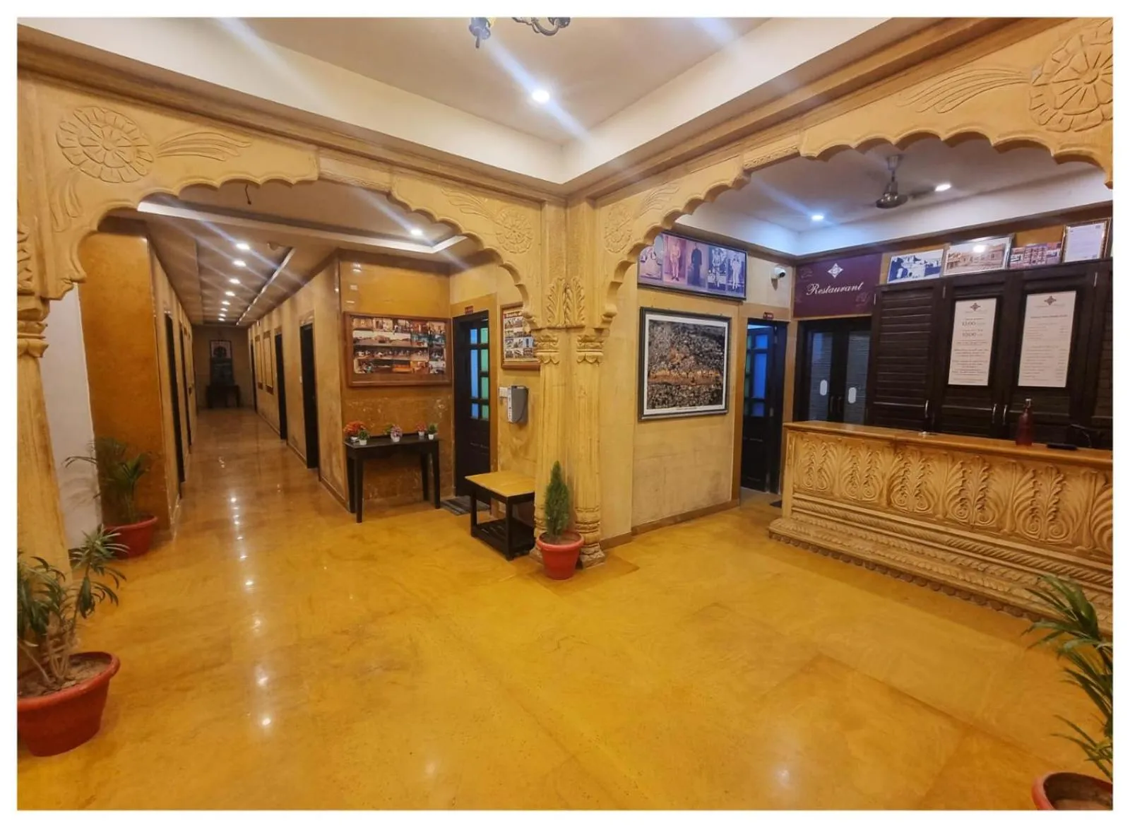 Restaurant/places to eat in Hotel Ajanta Haveli