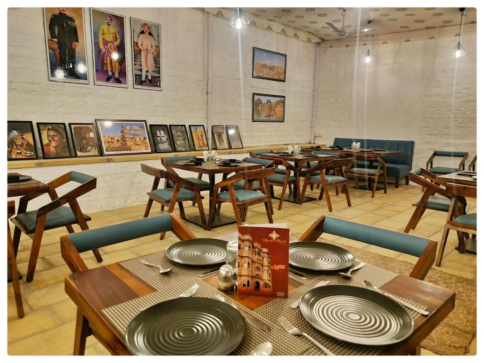 Restaurant/places to eat in Hotel Ajanta Haveli