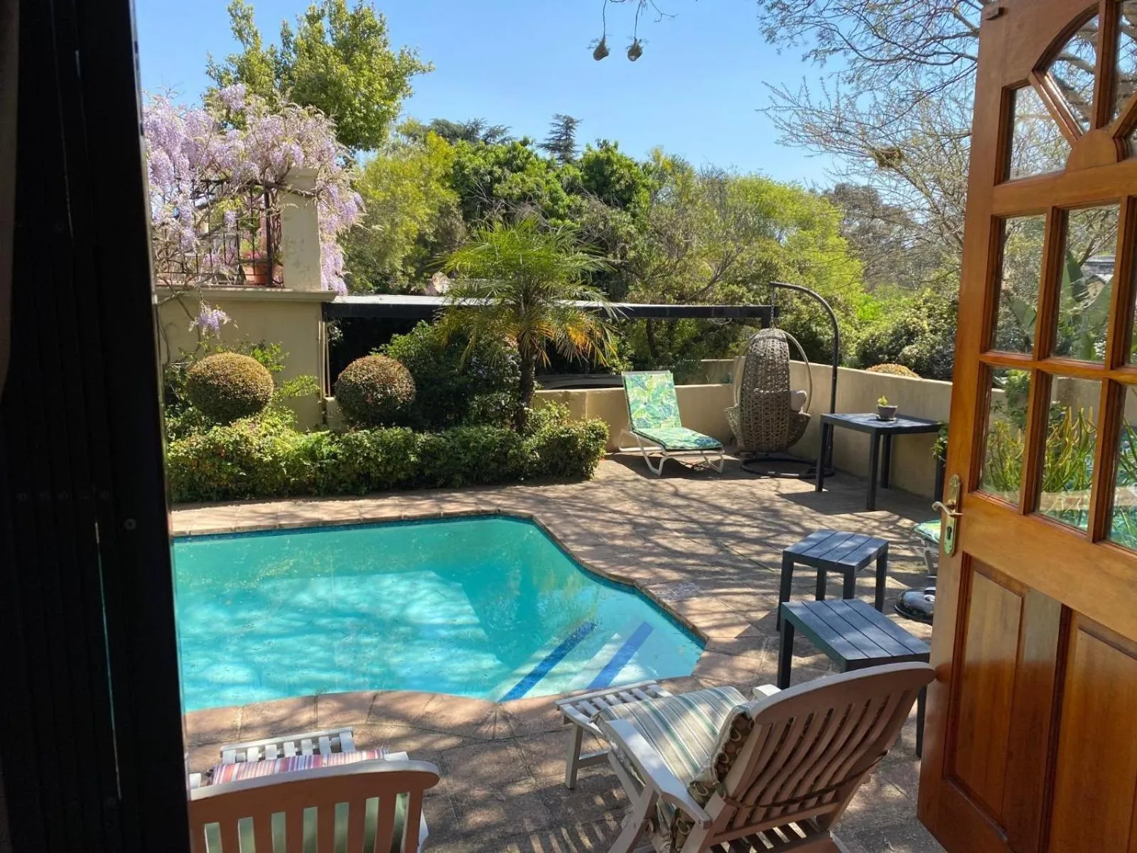 Swimming pool in Tuscan Rose