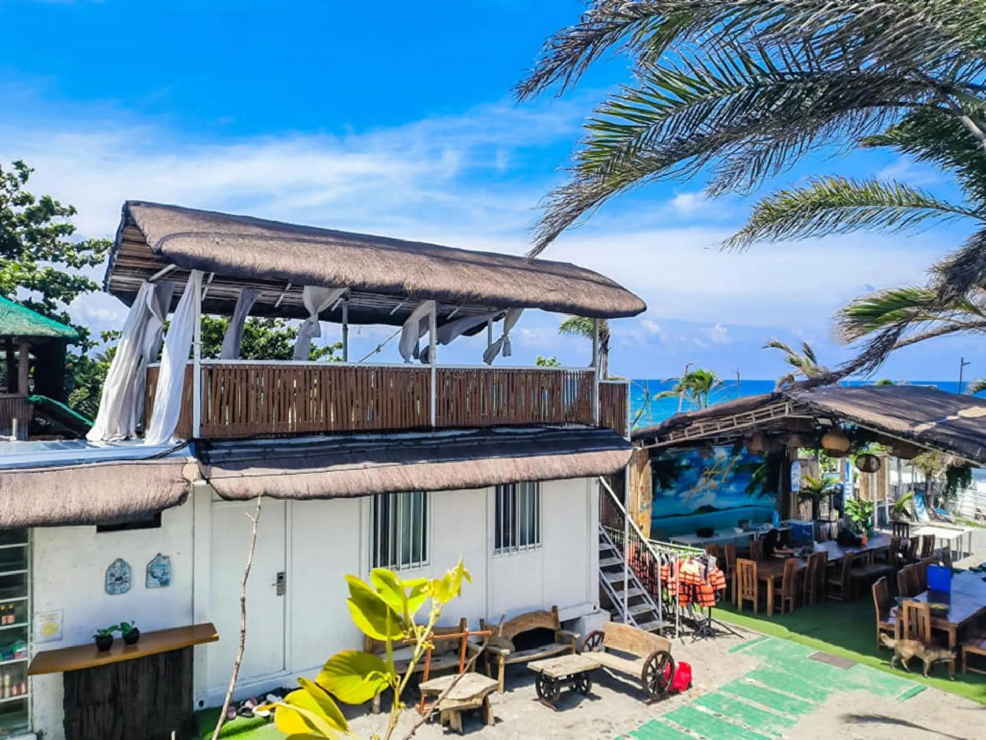 Photo of the whole room in A&A of the North