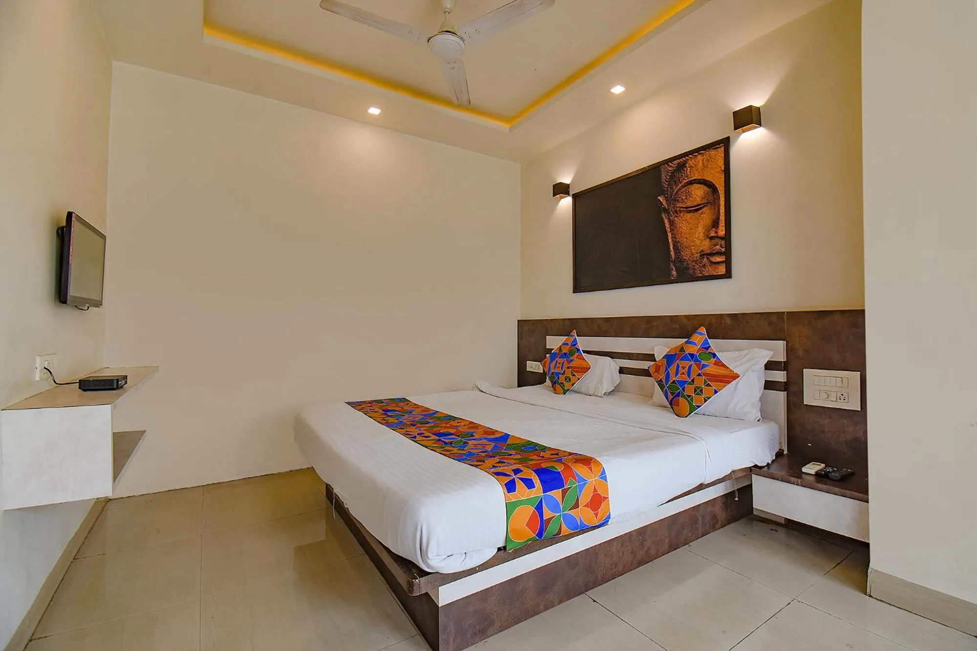 Bed in FabHotel Royce Studio Apartments - Nr Pune International Airport