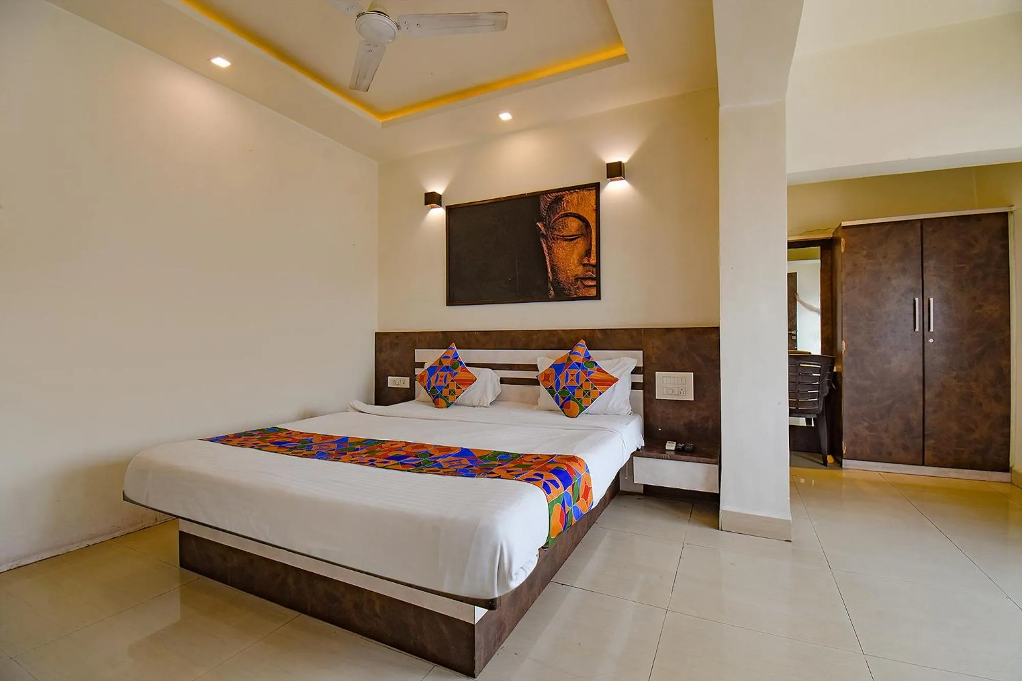 Bed in FabHotel Royce Studio Apartments - Nr Pune International Airport