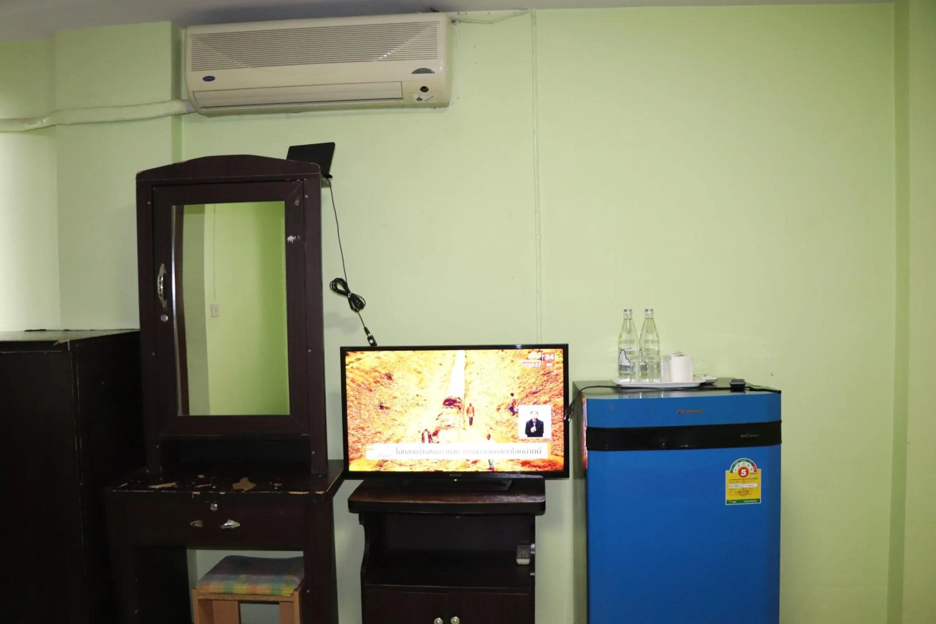 Bedroom in OYO 75408 Tipsiri Place