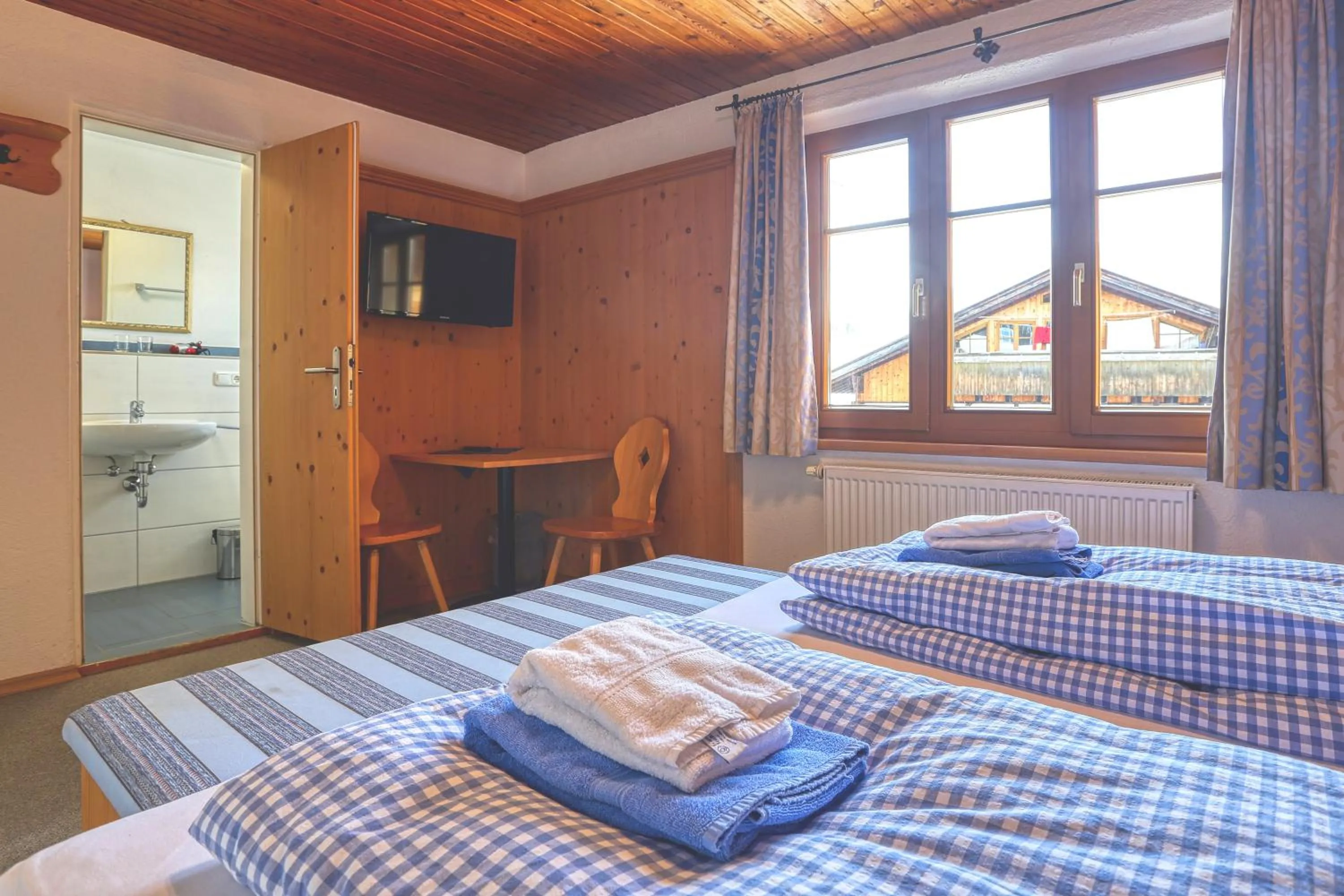 Bed in Berggasthof Sonne Allgäu