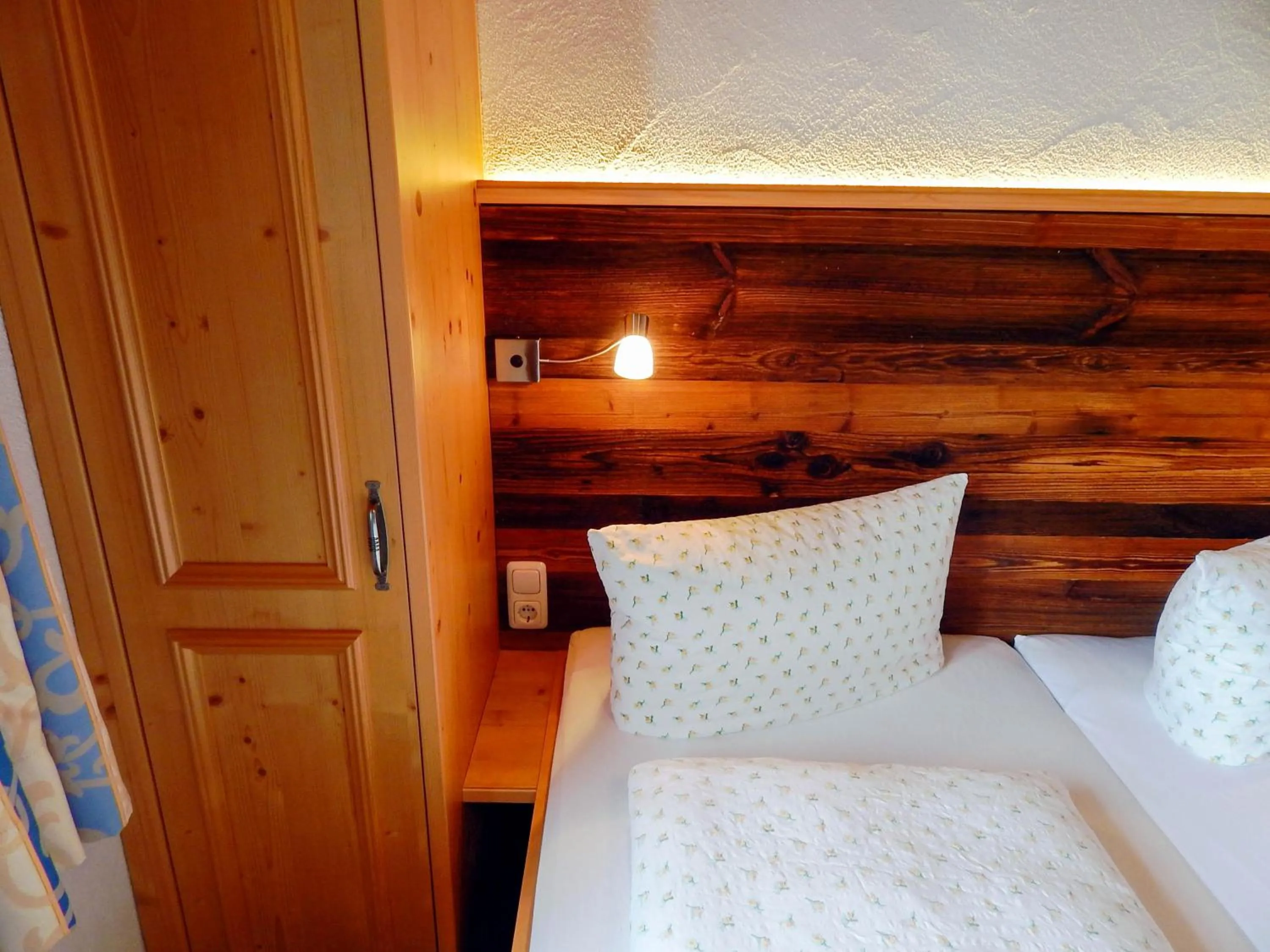 Bed in Berggasthof Sonne Allgäu