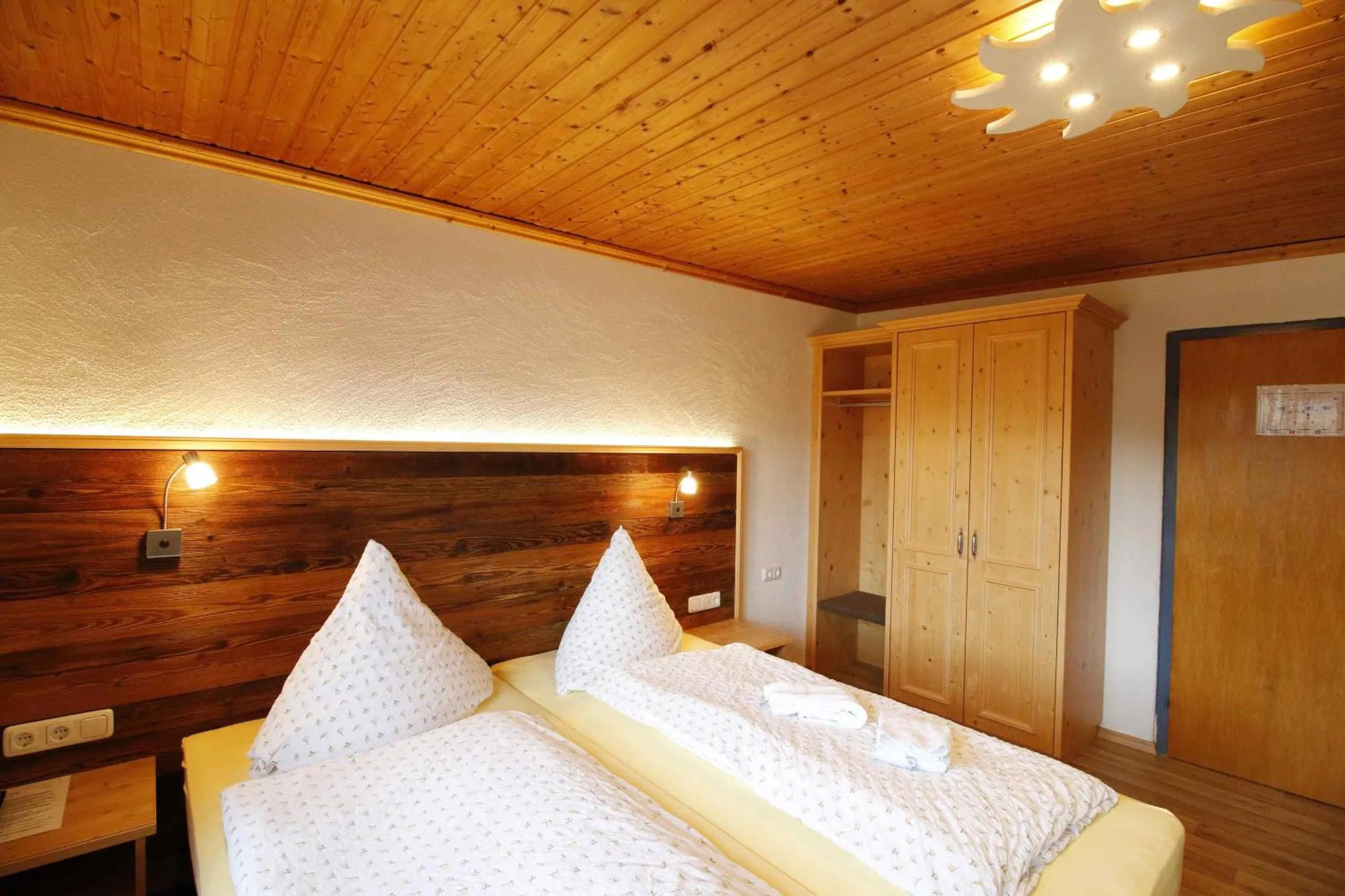 Photo of the whole room, Bed in Berggasthof Sonne Allgäu