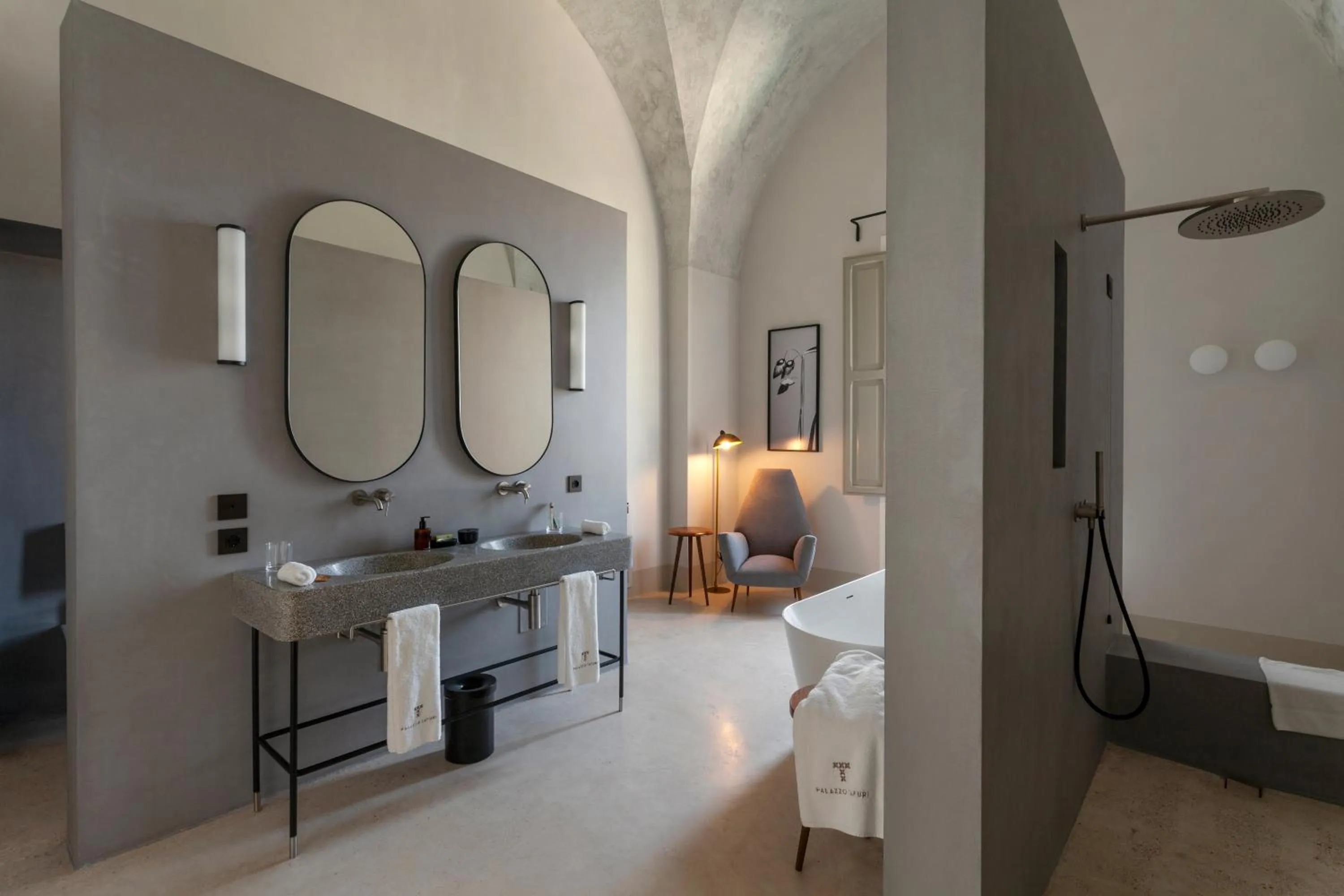 Bathroom in Palazzo Tafuri Boutique Hotel