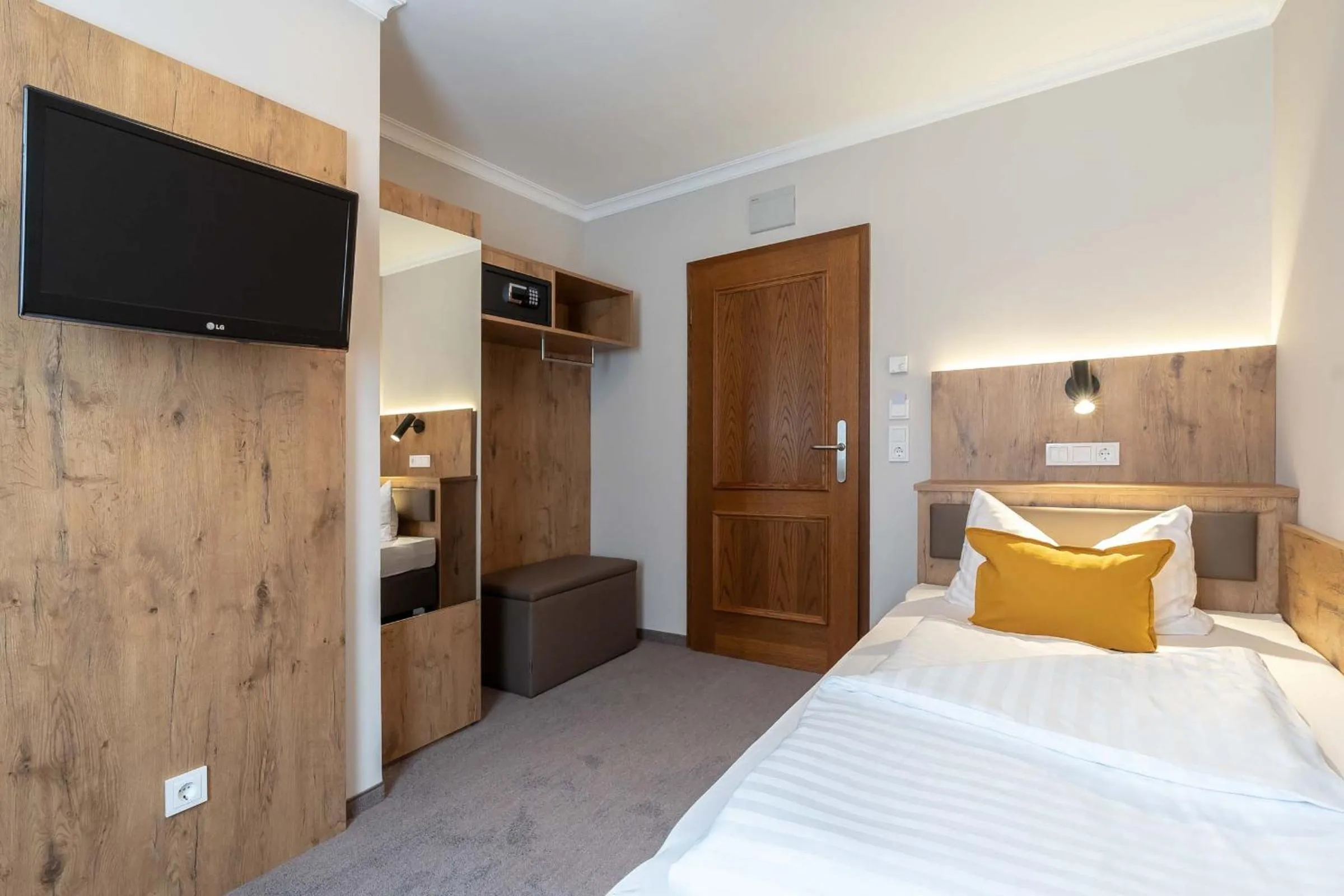 Bed in Hotel & Restaurant Ritter Jörg