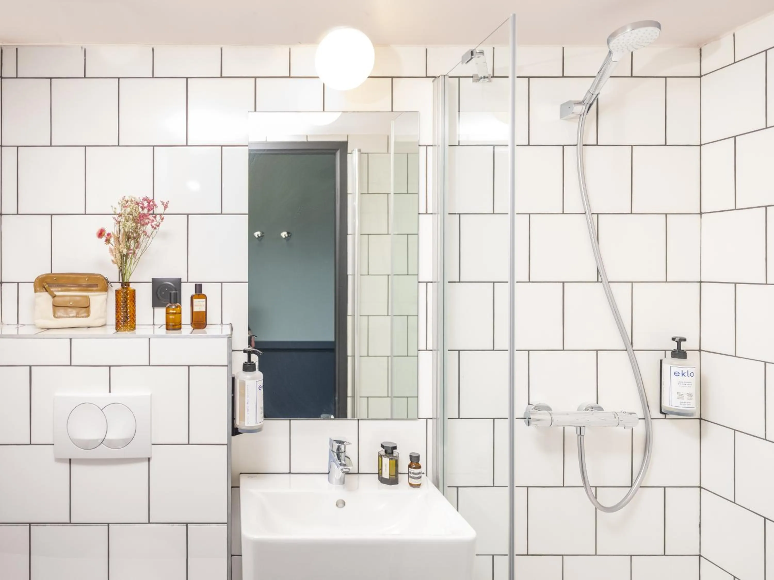 Bathroom in Eklo Hotels Lyon