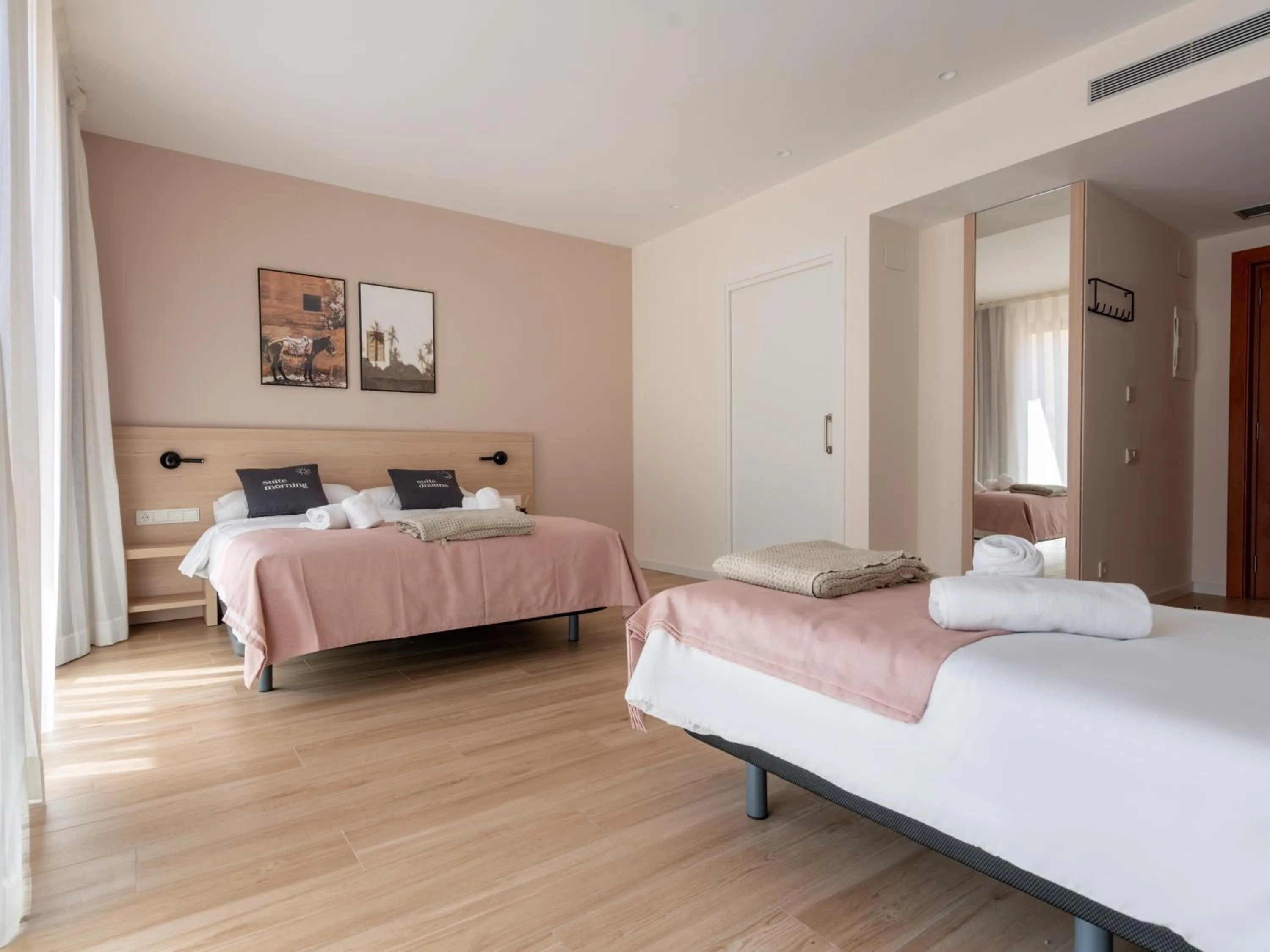 Bed in Limehome Barcelona Carrer de Besalú 82