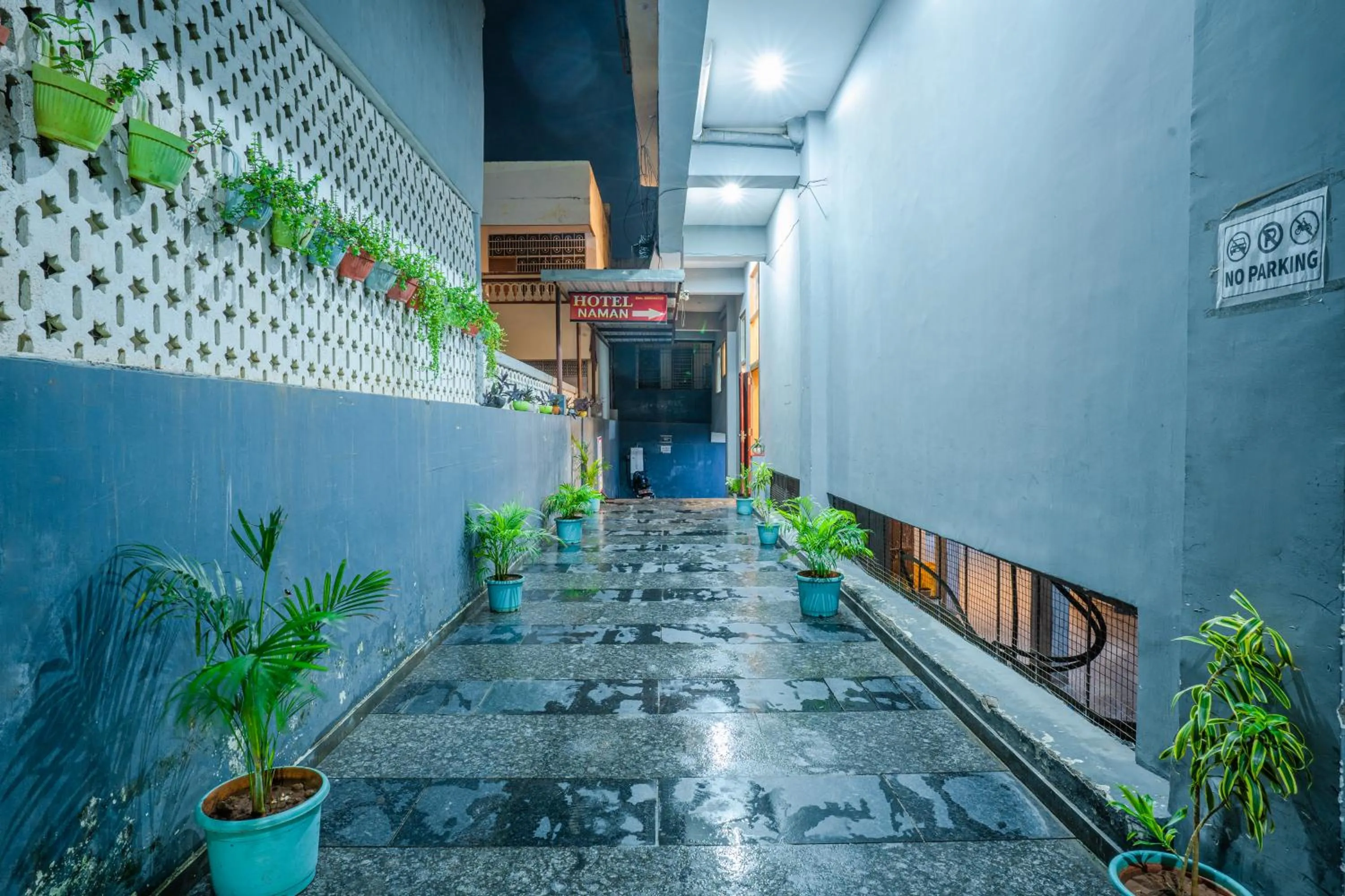 Facade/entrance in Hotel Naman