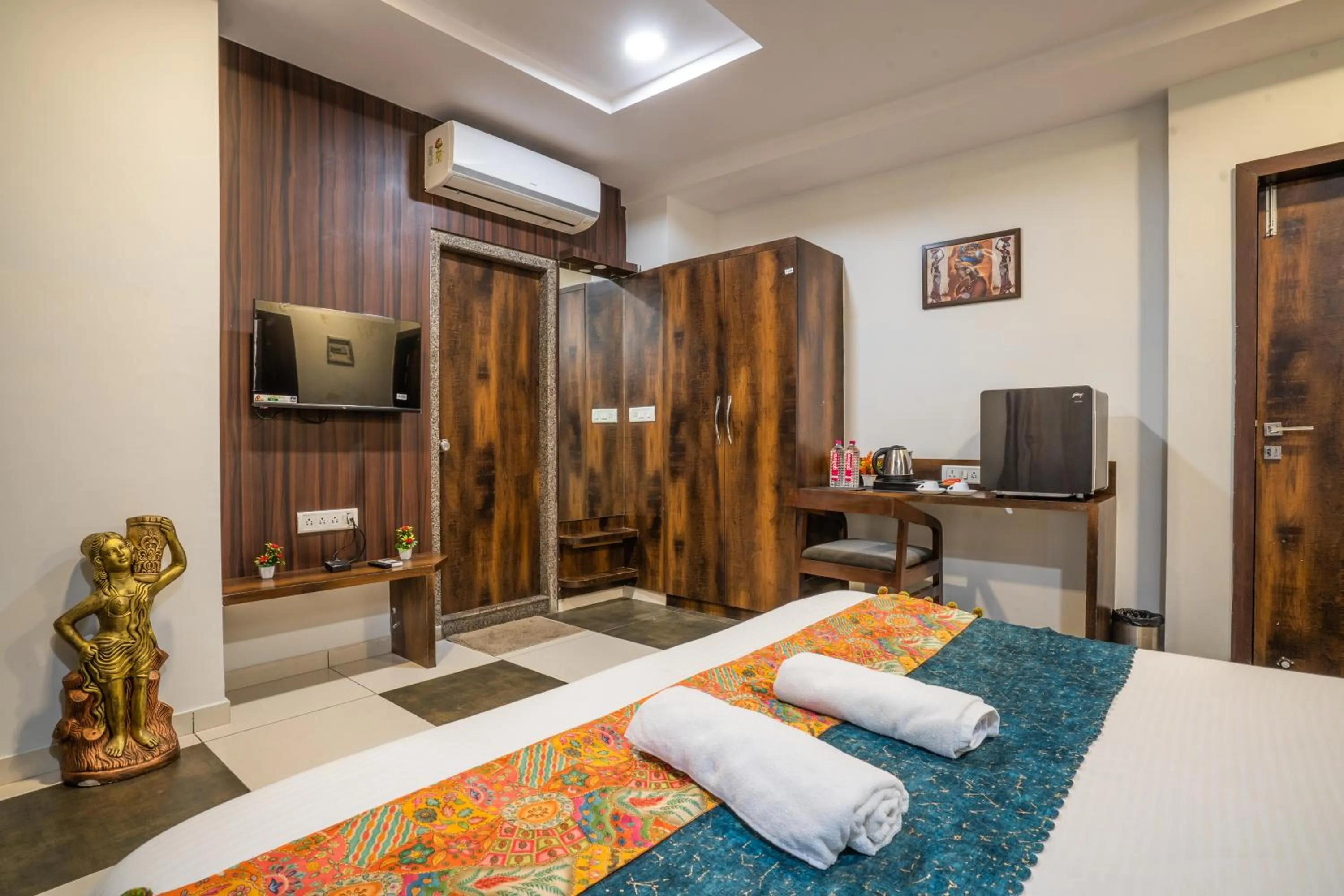 TV and multimedia, Bed in Hotel Naman