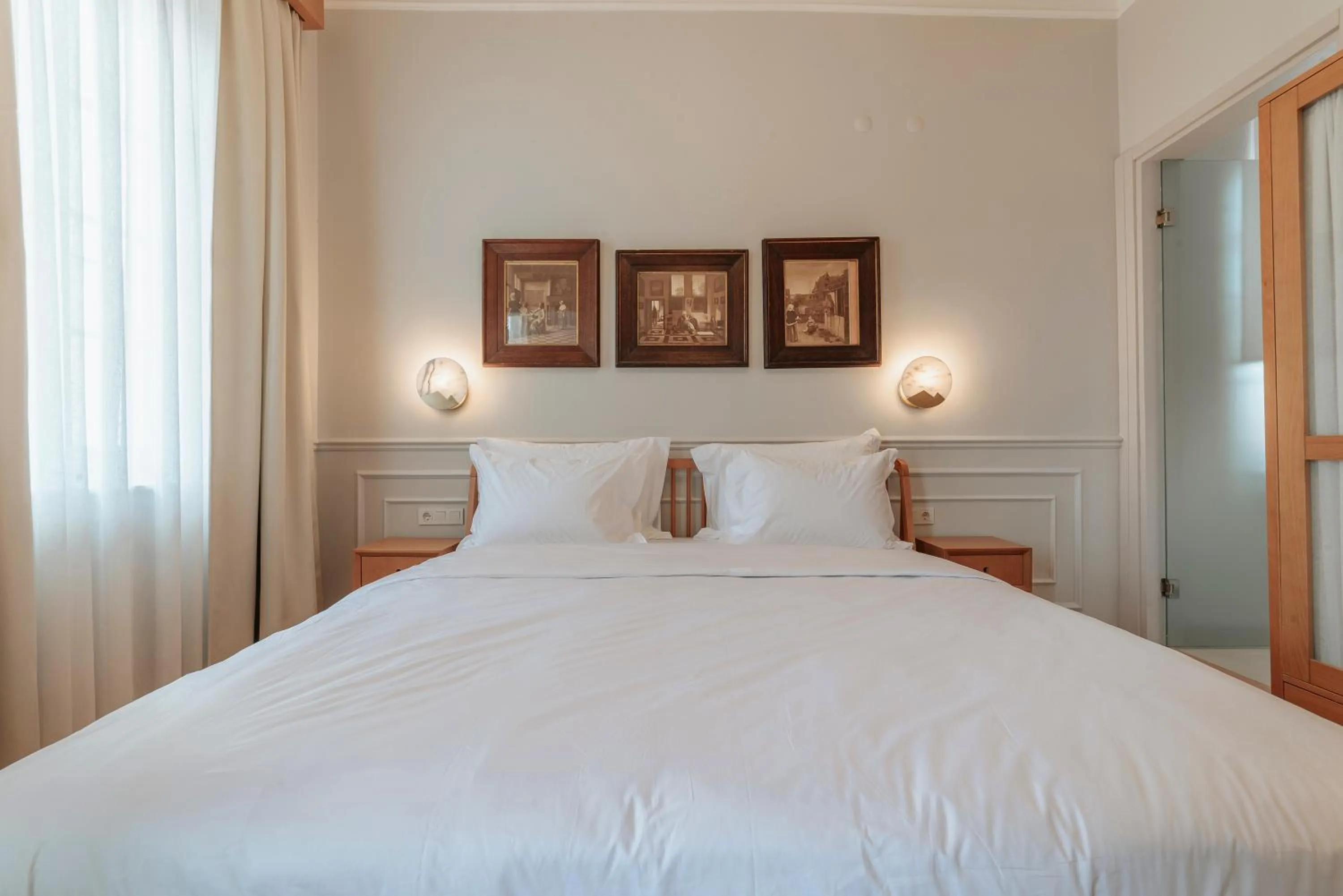 Photo of the whole room, Bed in Karargah Urla