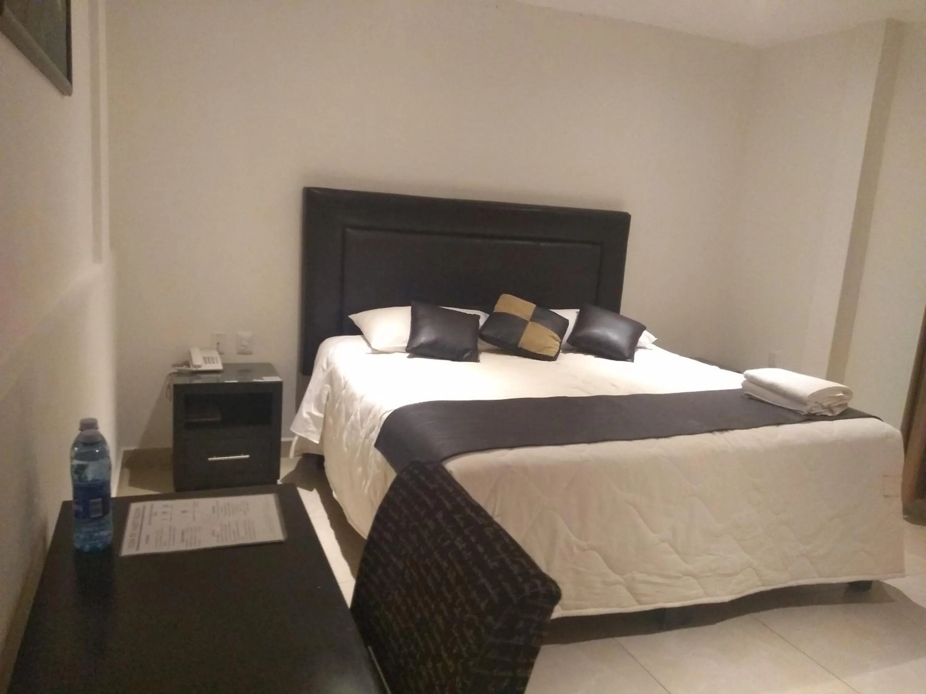 Bed in Hotel Anber