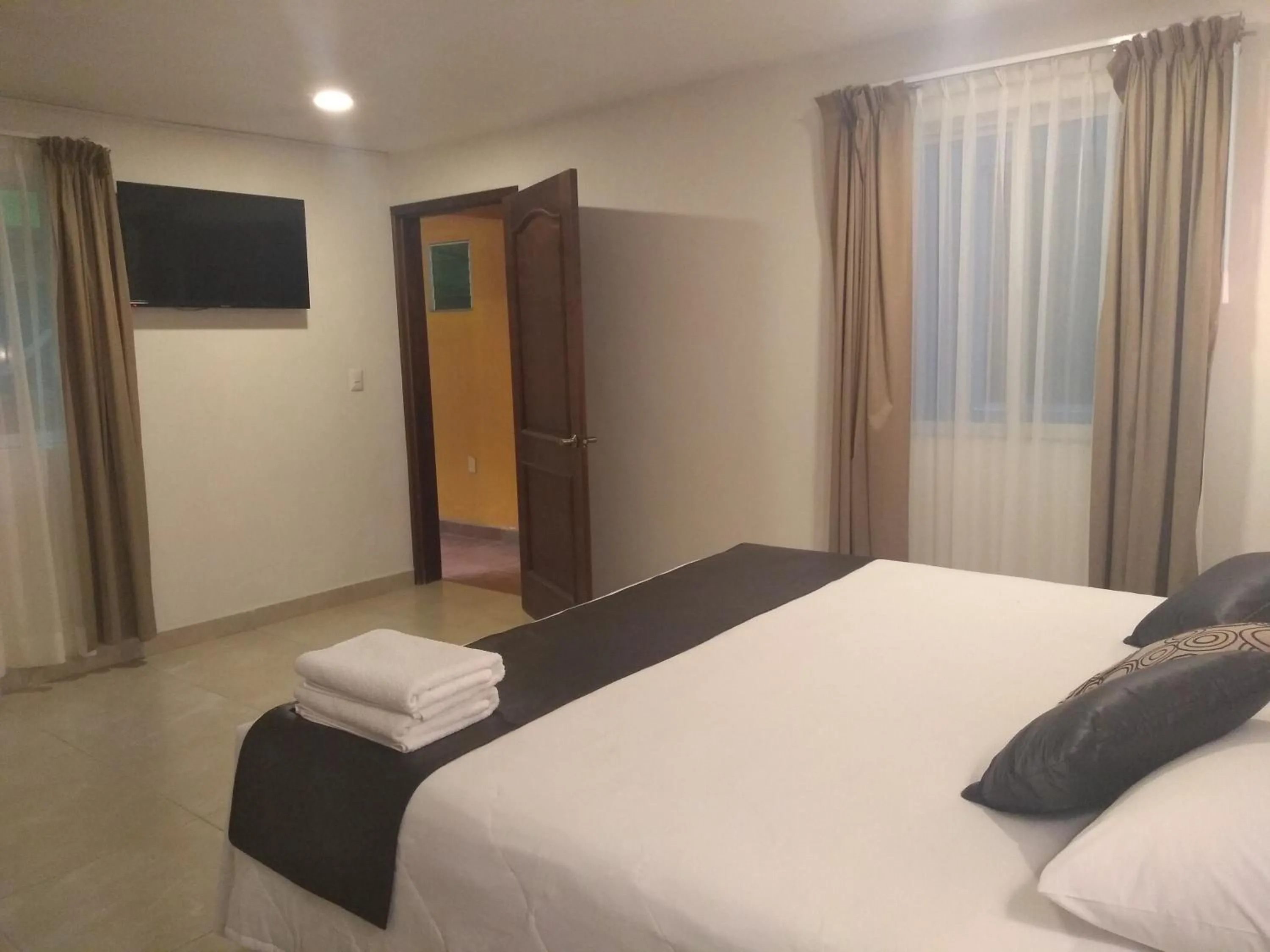 Bed in Hotel Anber