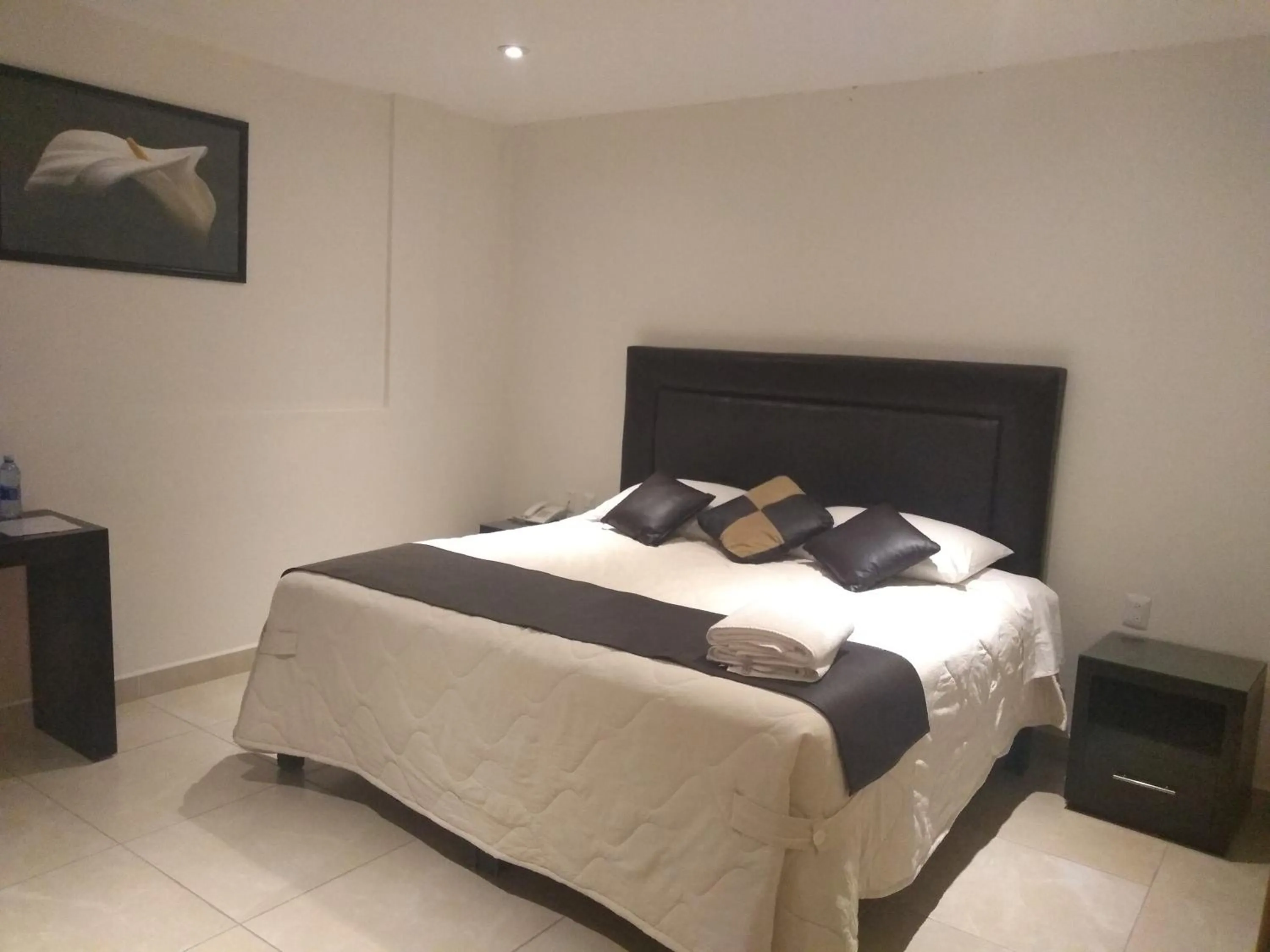 Bed in Hotel Anber