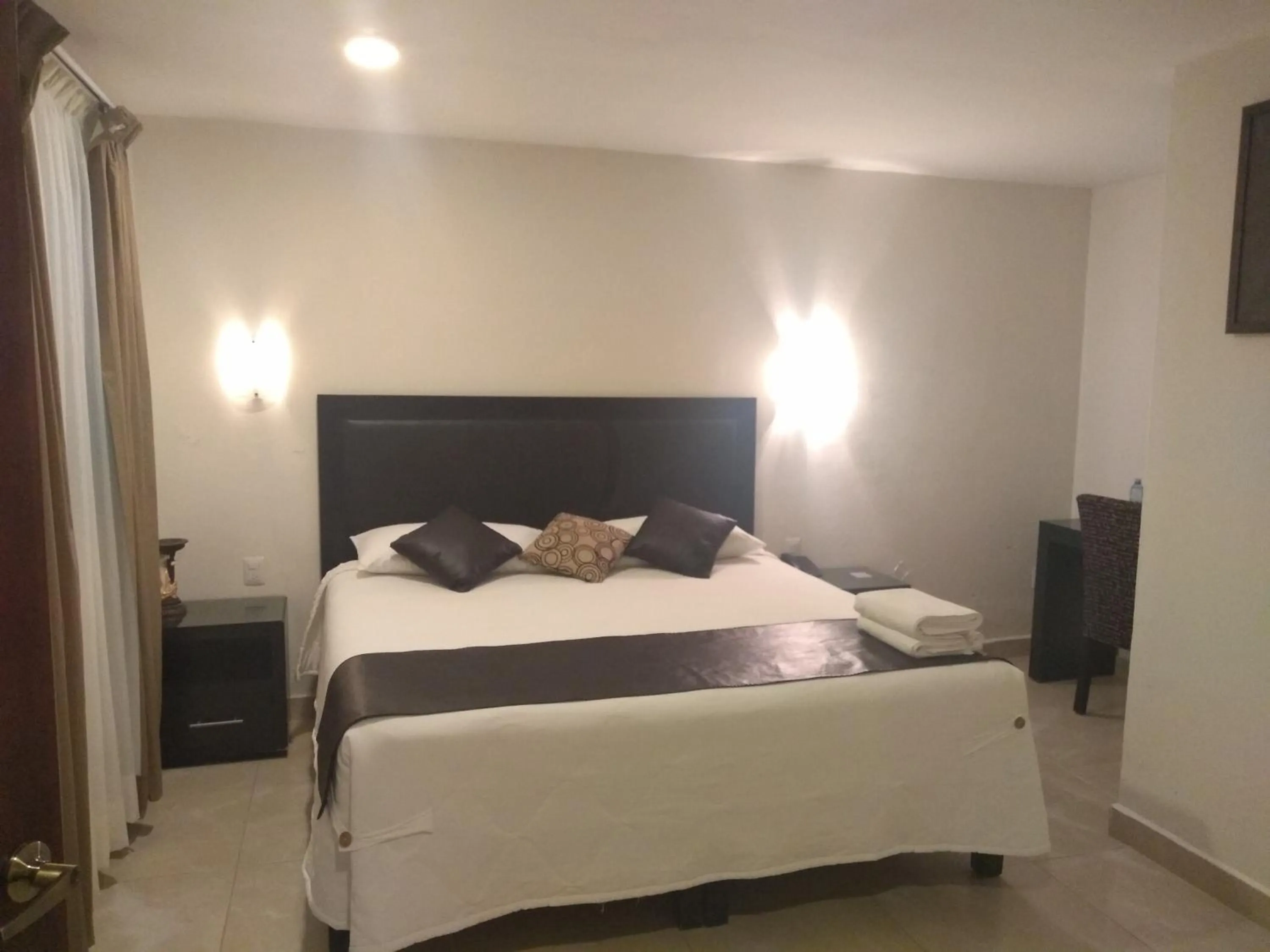 Bed in Hotel Anber