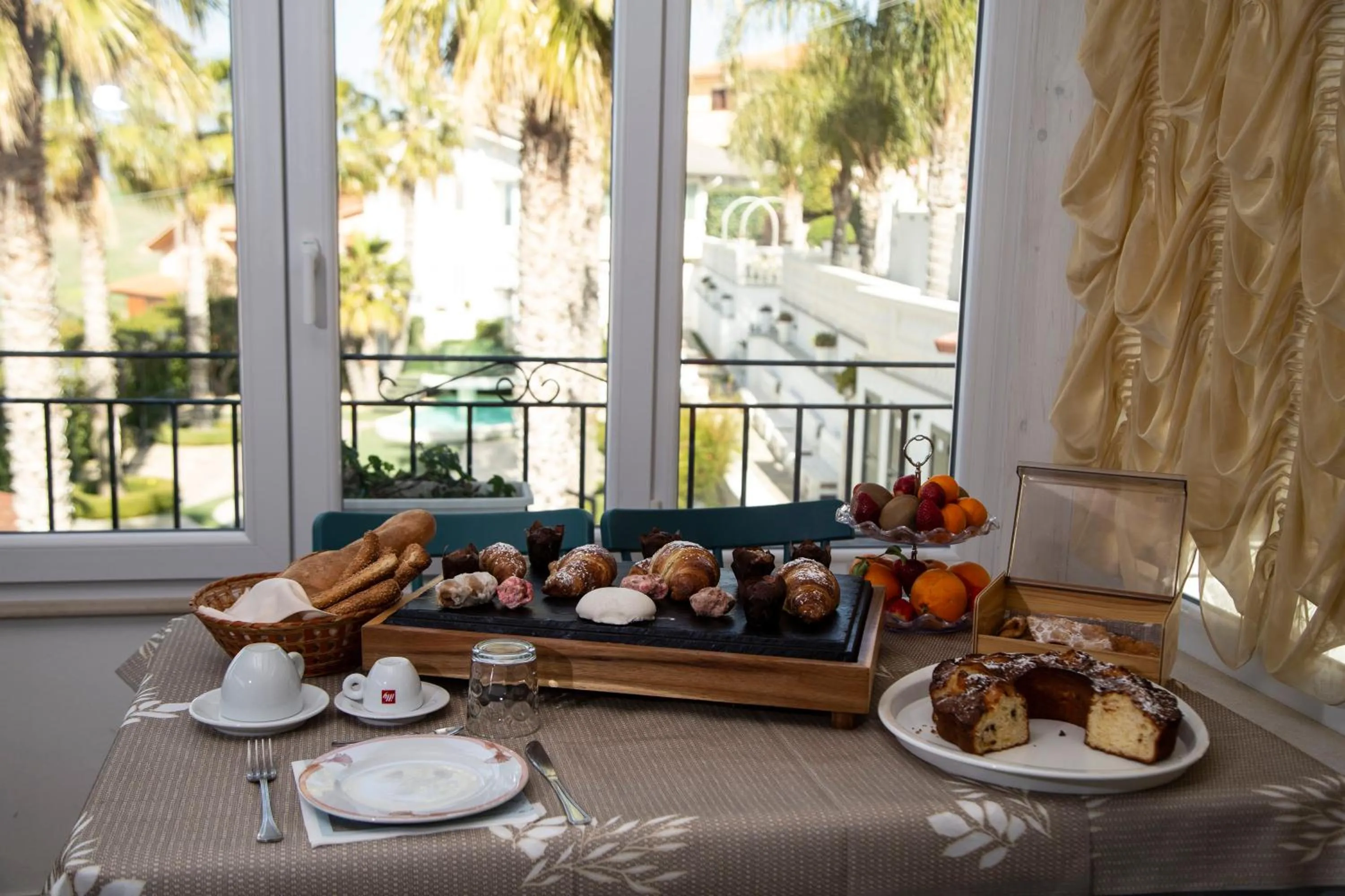 Property building in Leon D'Oro