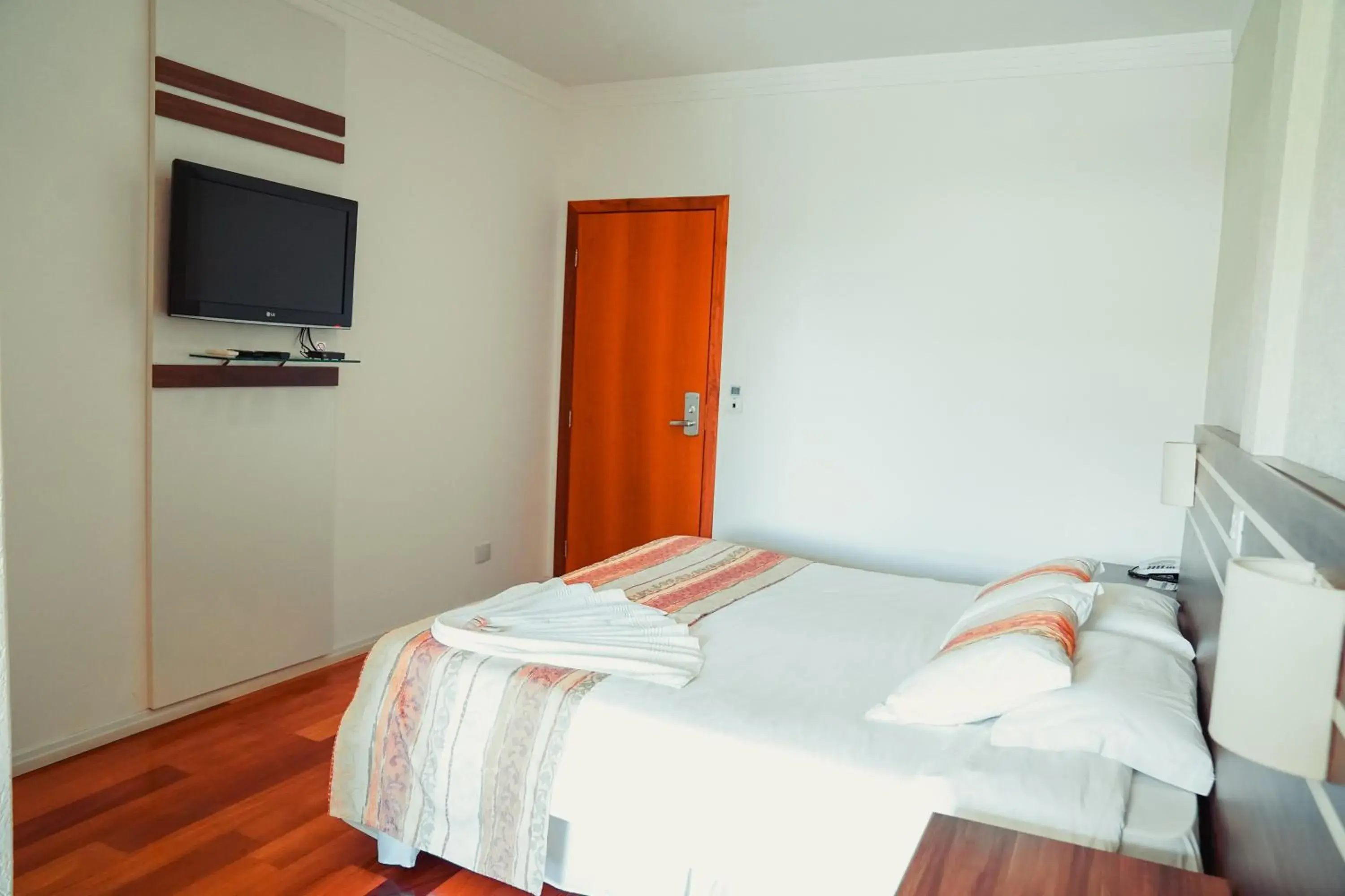 Deluxe Double or Twin Room - single occupancy in Hotel Imperial de Quatro Barras Deluxe Double or Twin Room - single occupancy in Hotel Imperial de Quatro Barras