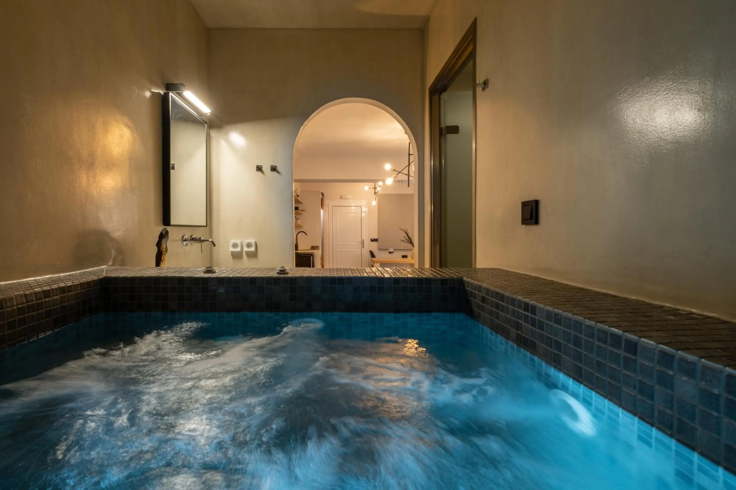 Hot Tub in Centro Suite