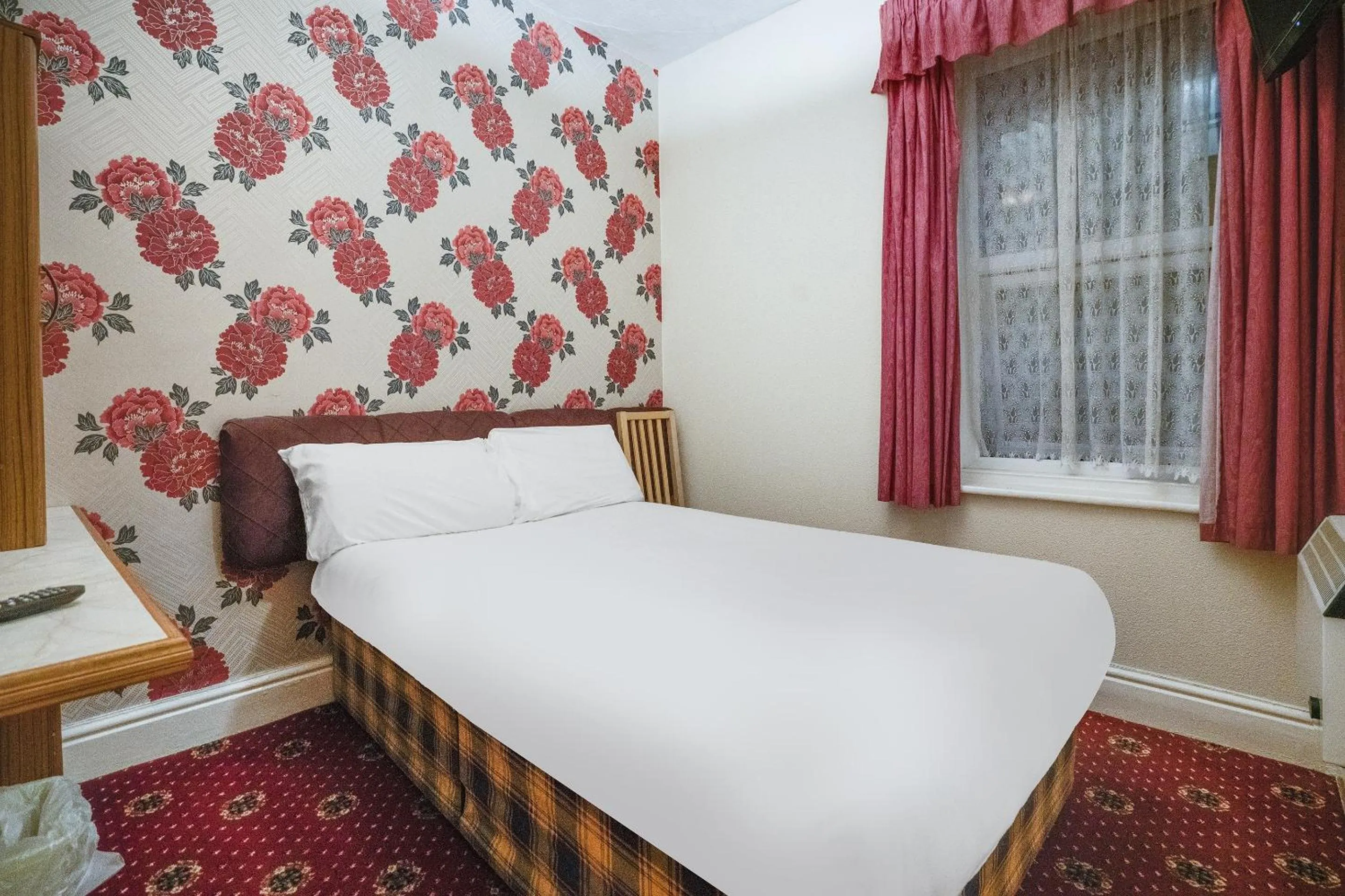 Bedroom in Chesterton Hotel, Blackpool South Shore