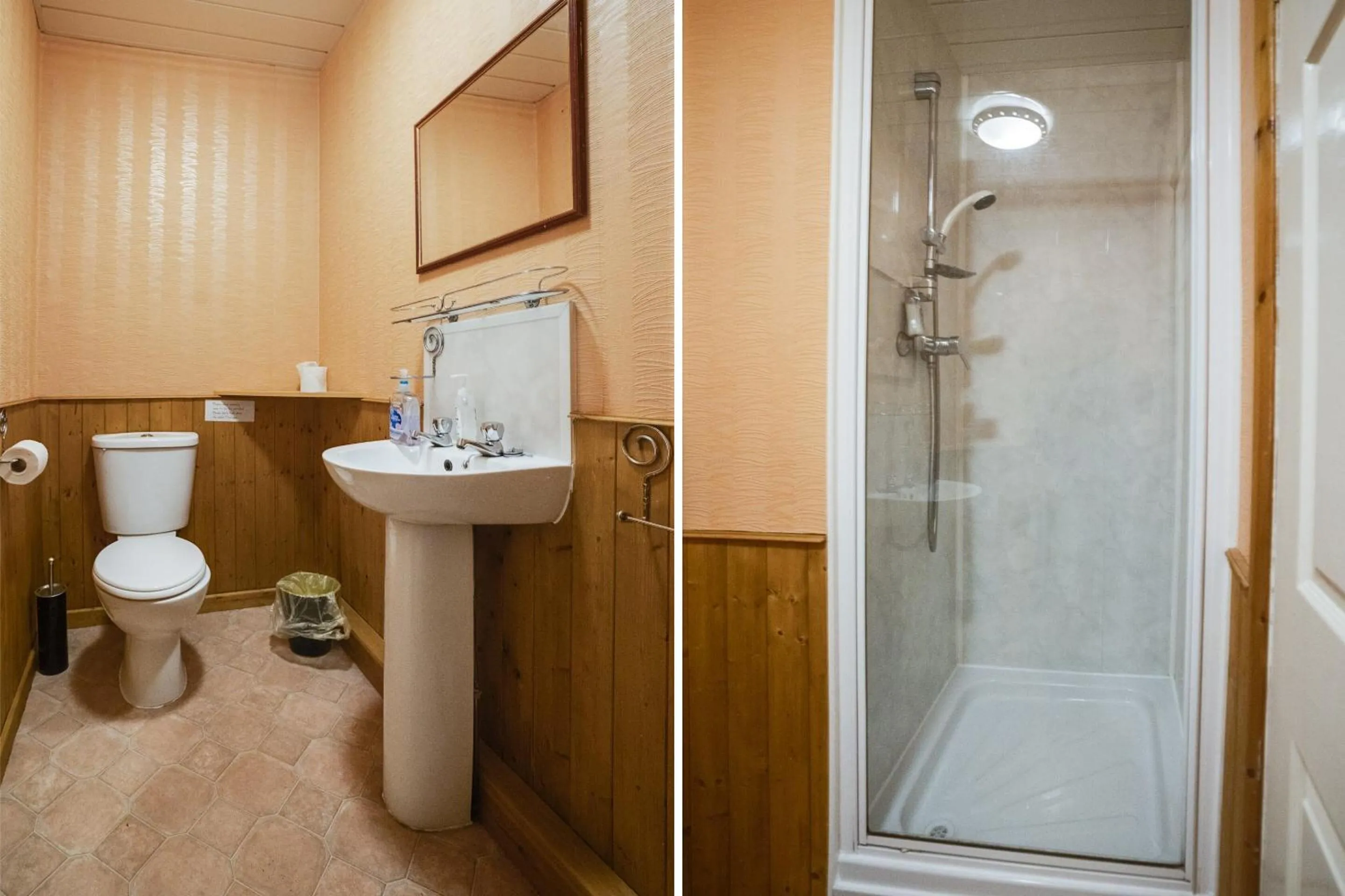 Bathroom in Chesterton Hotel, Blackpool South Shore