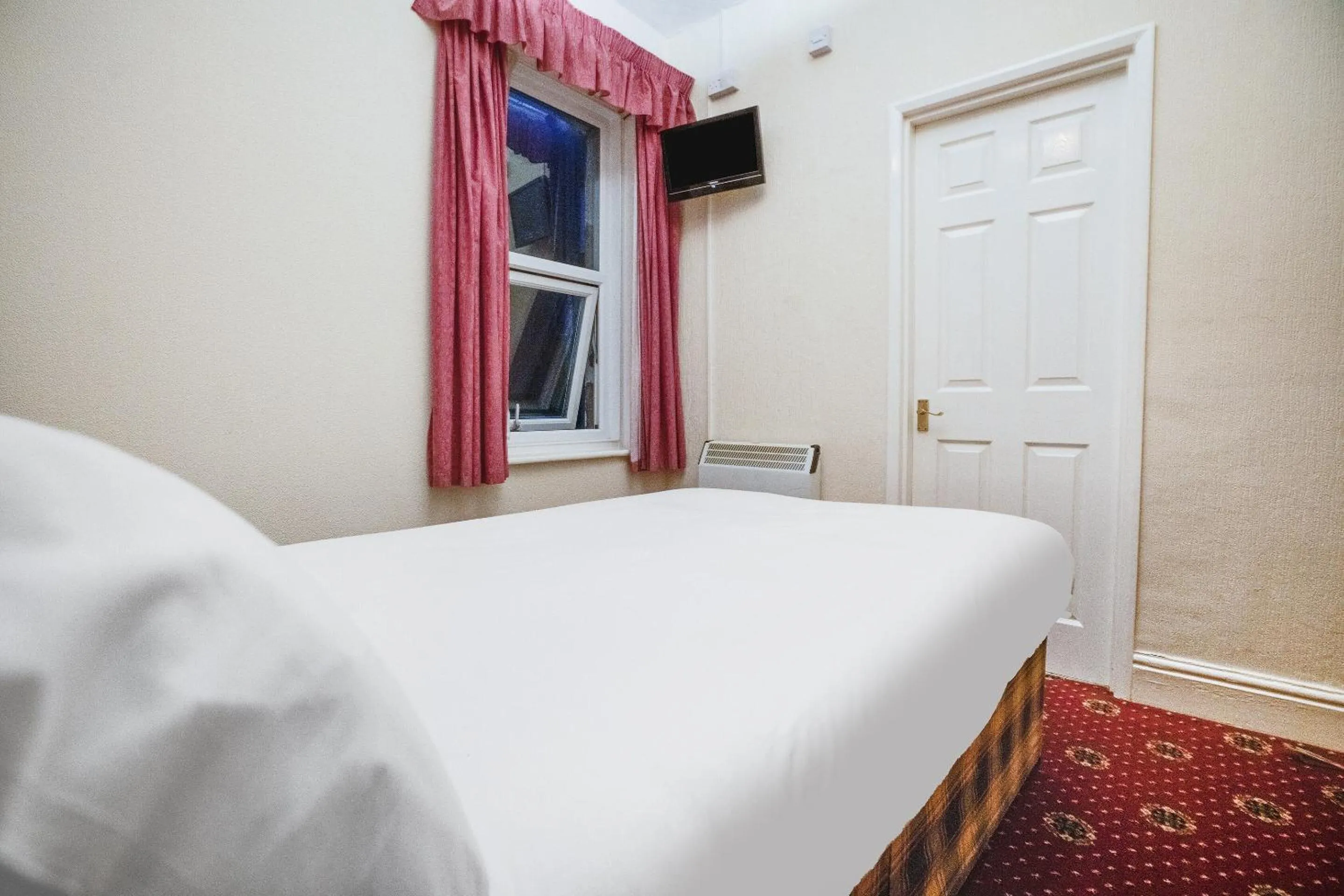 Bedroom in Chesterton Hotel, Blackpool South Shore