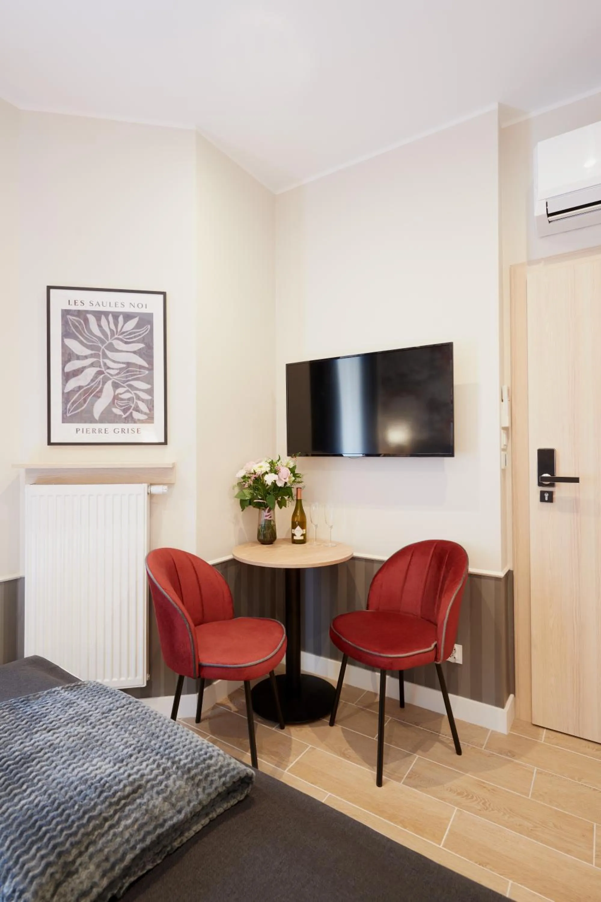 Seating area, Bed in AR Apartamenty