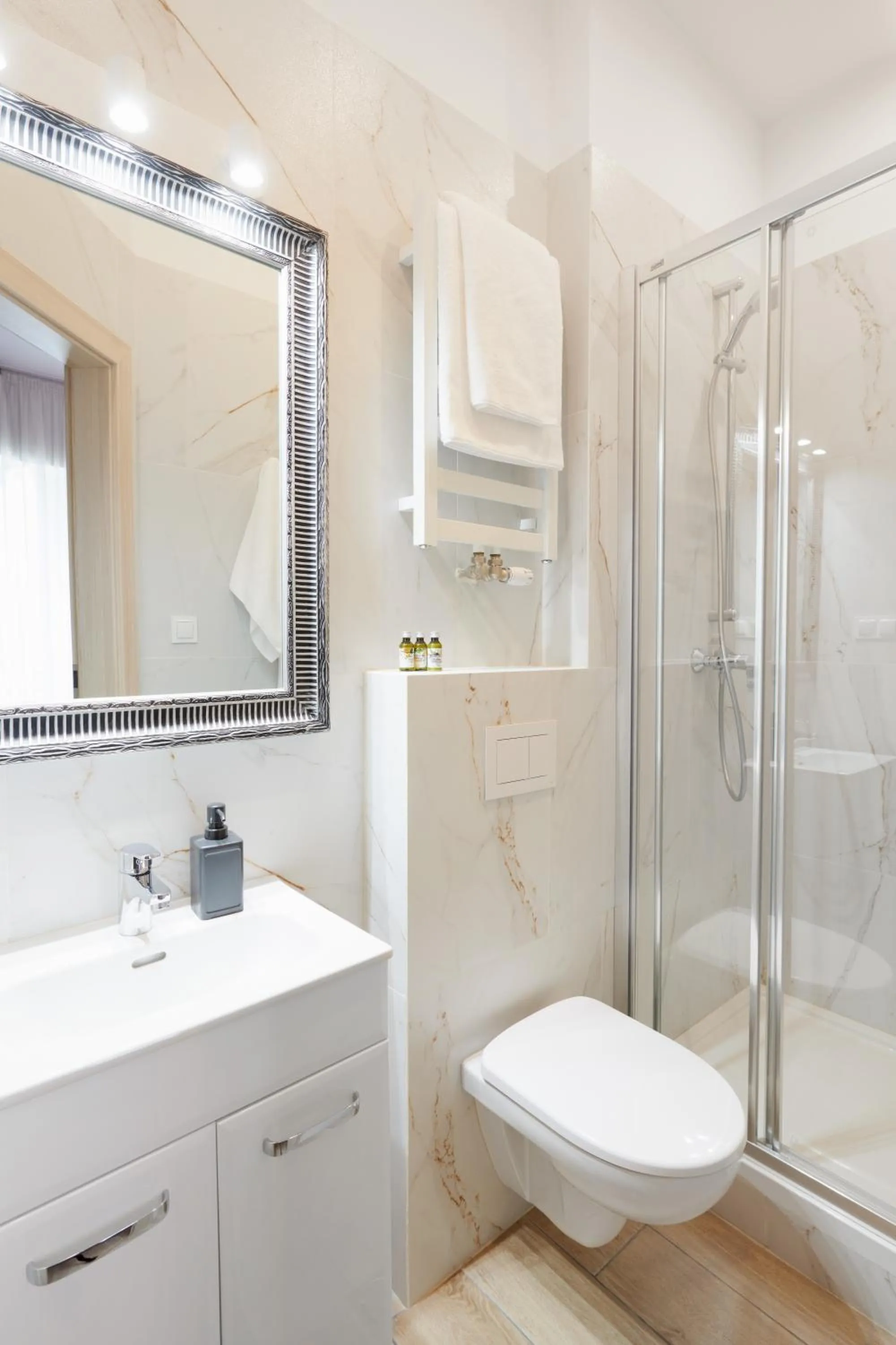 Shower in AR Apartamenty