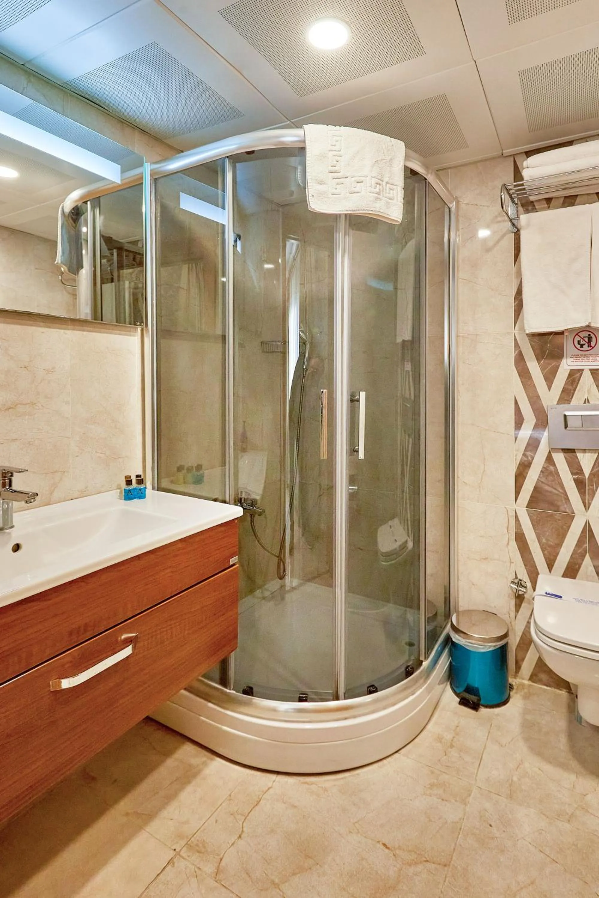 Bathroom in Ardey Hotel