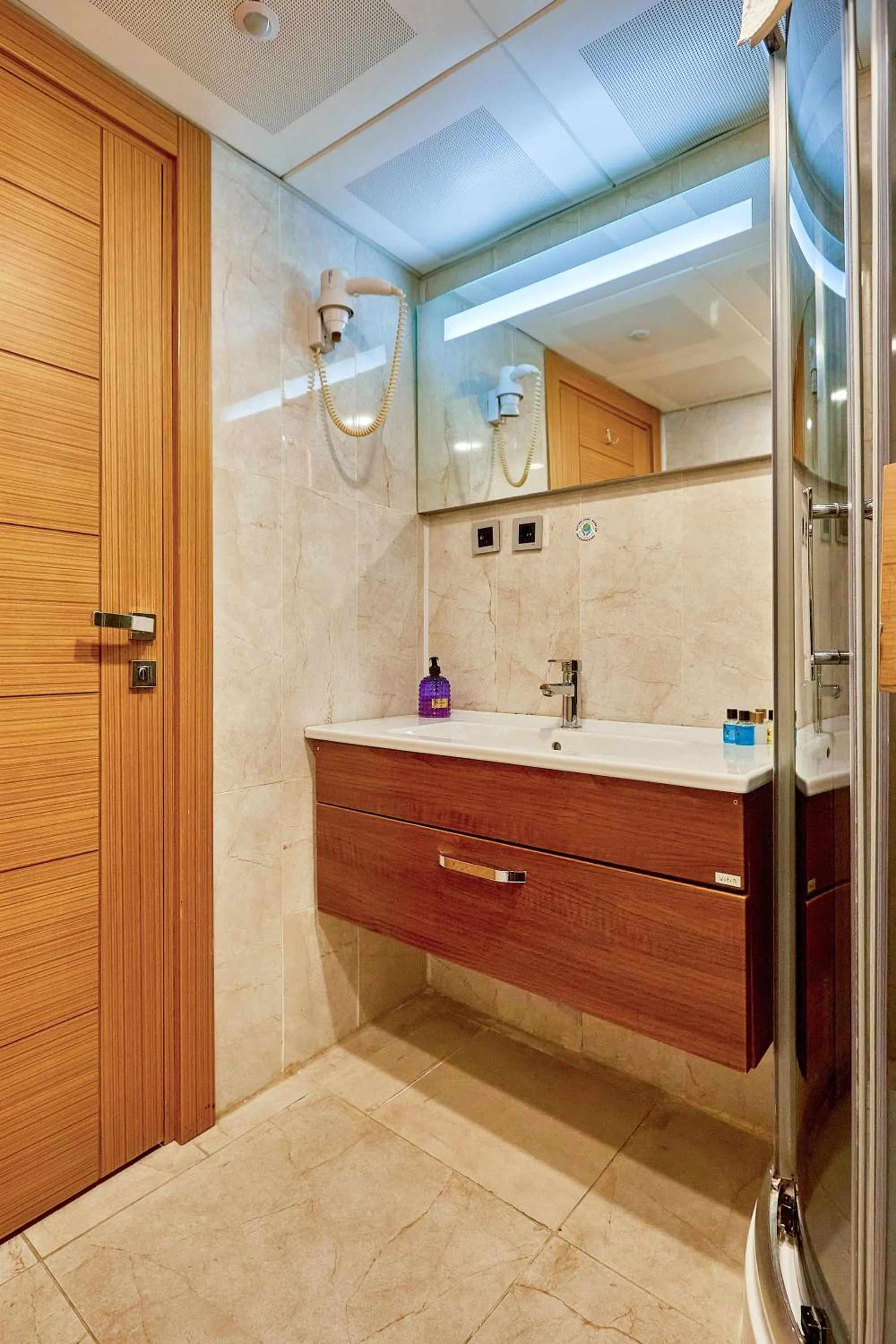 Bathroom in Ardey Hotel