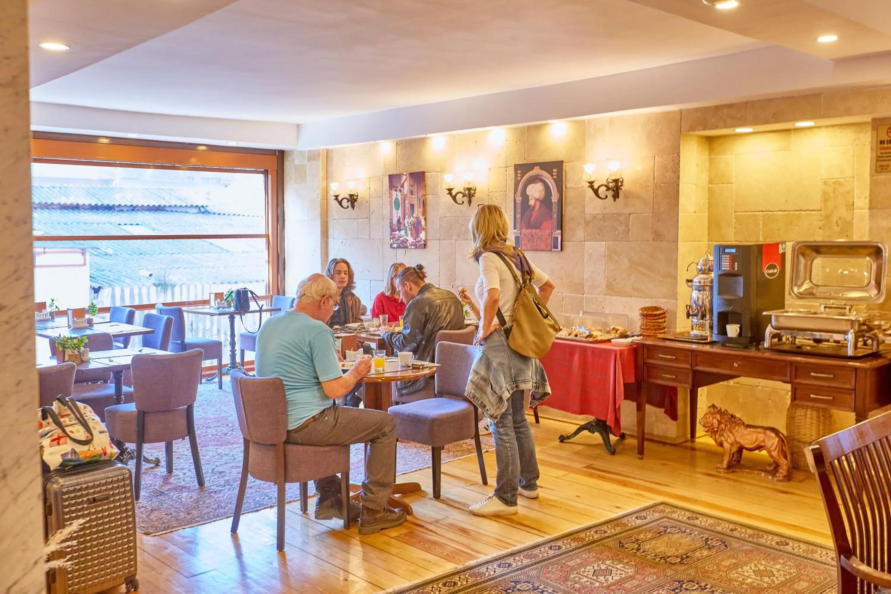 Restaurant/places to eat in Ardey Hotel