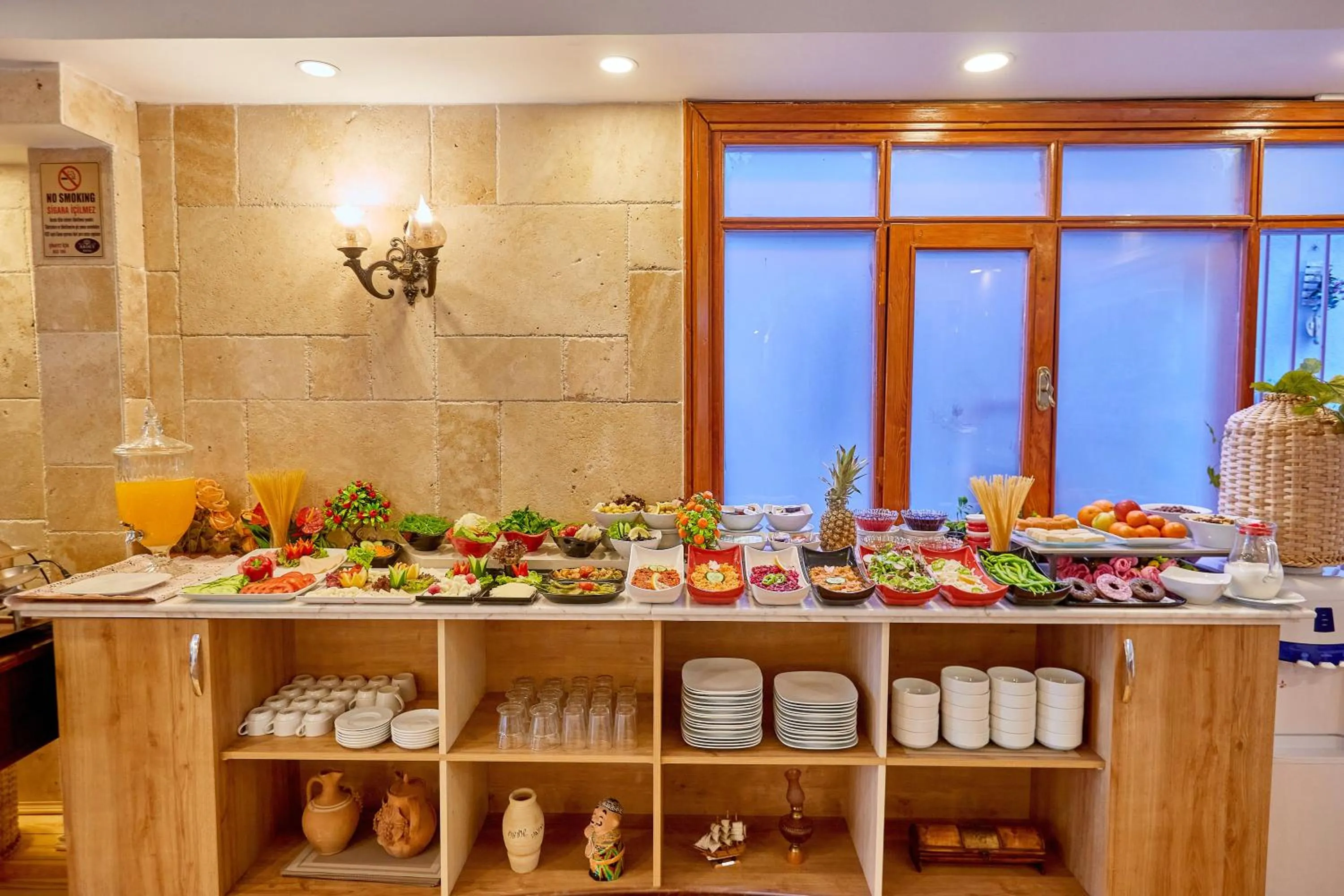 Restaurant/places to eat in Ardey Hotel