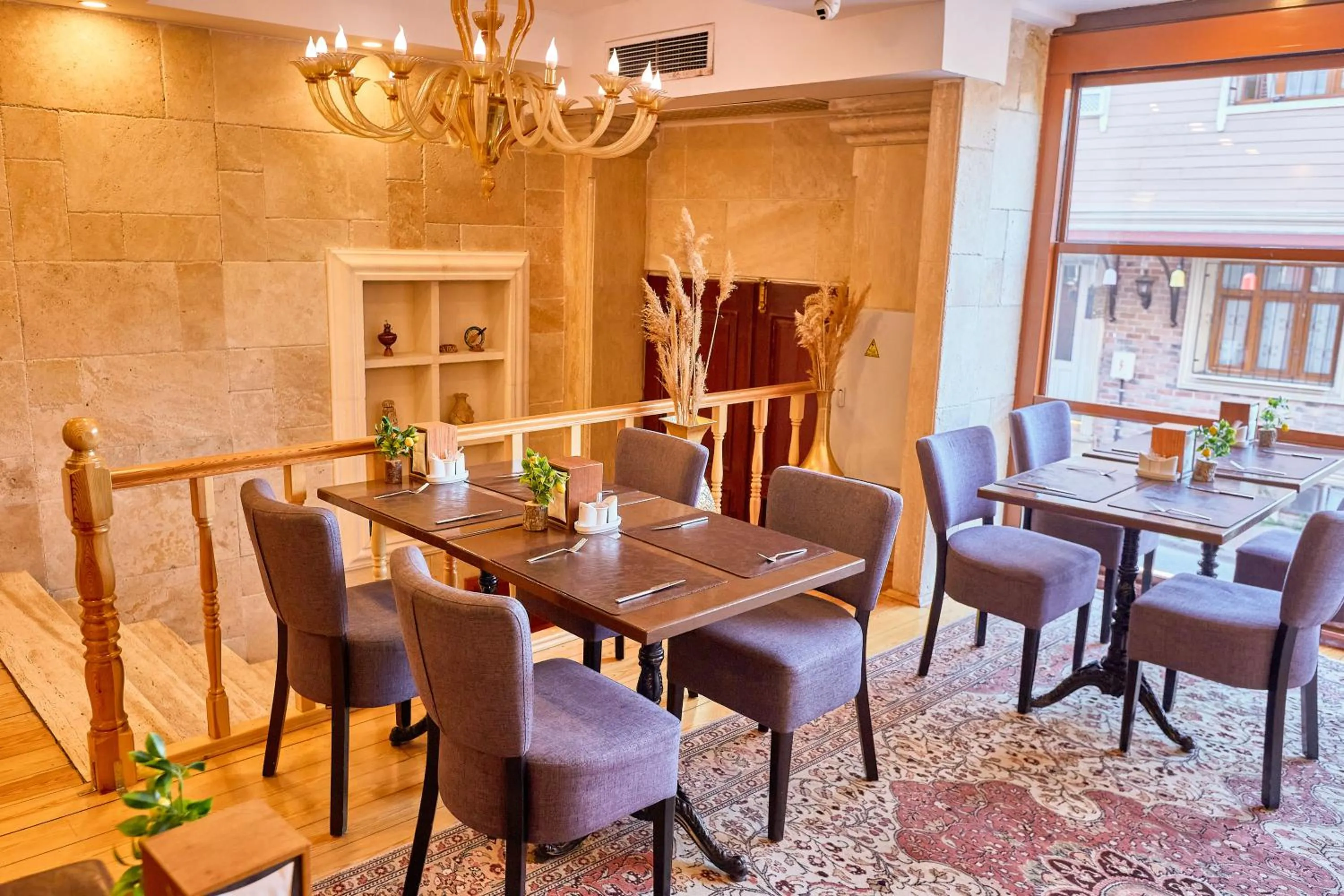 Restaurant/places to eat in Ardey Hotel