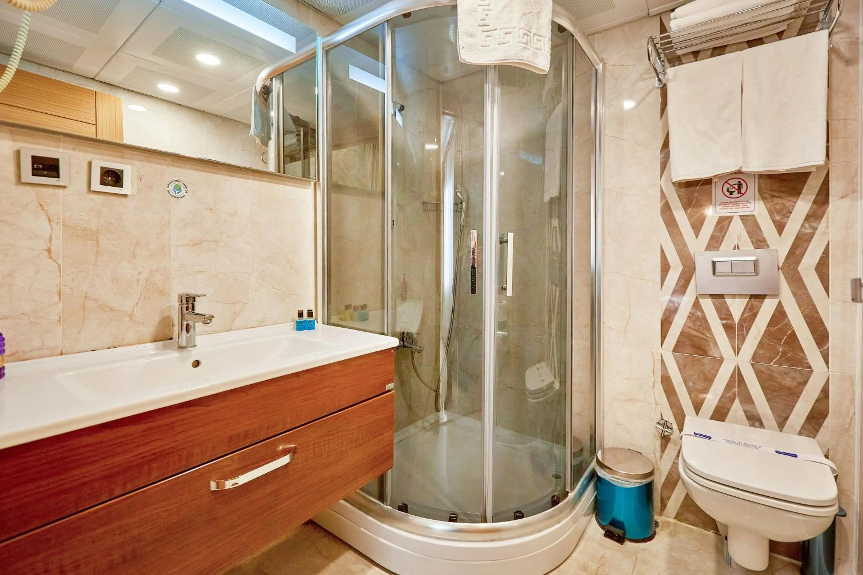 Bathroom in Ardey Hotel