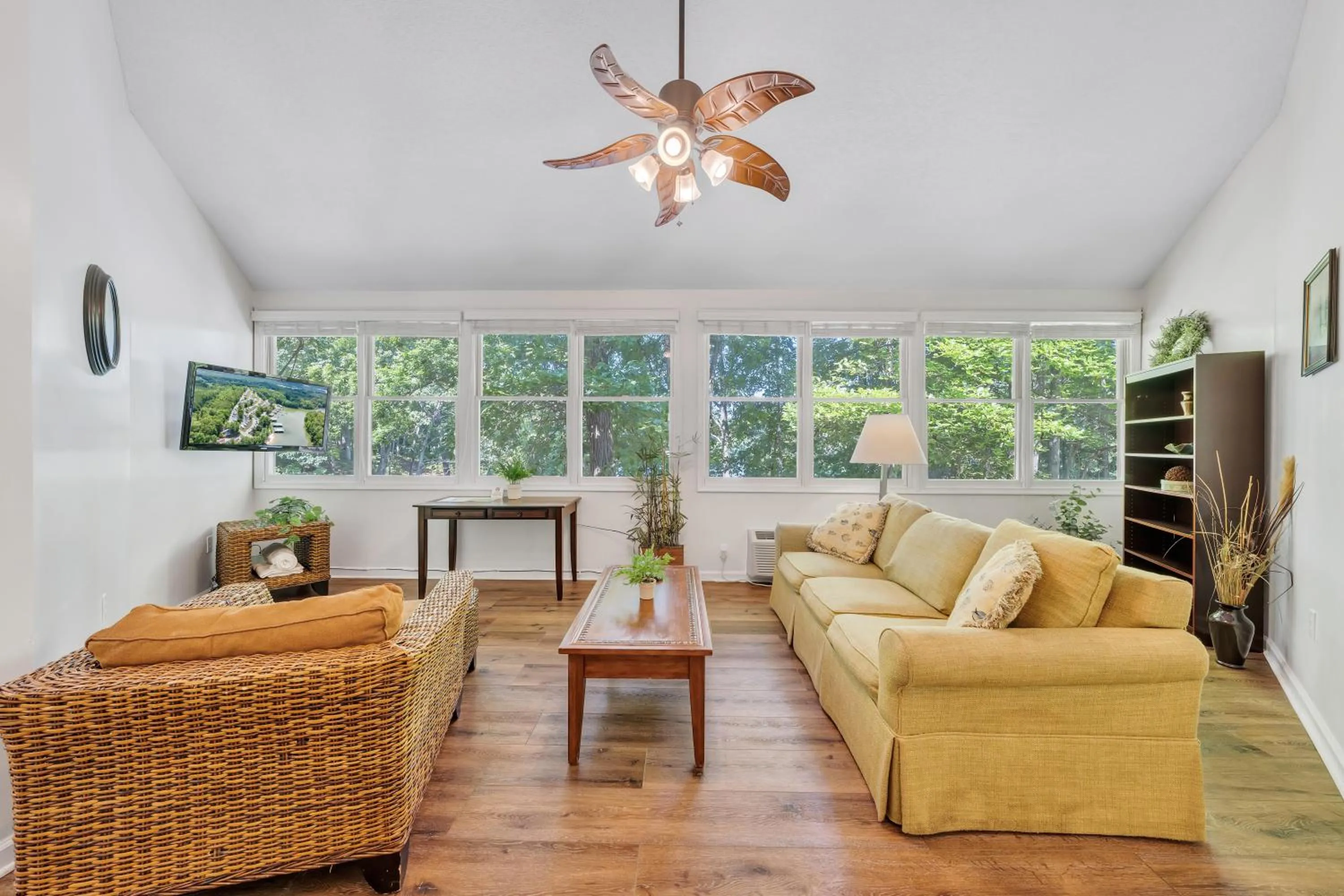 Living room in Halesford Harbour Resort - Smith Mountain Lake