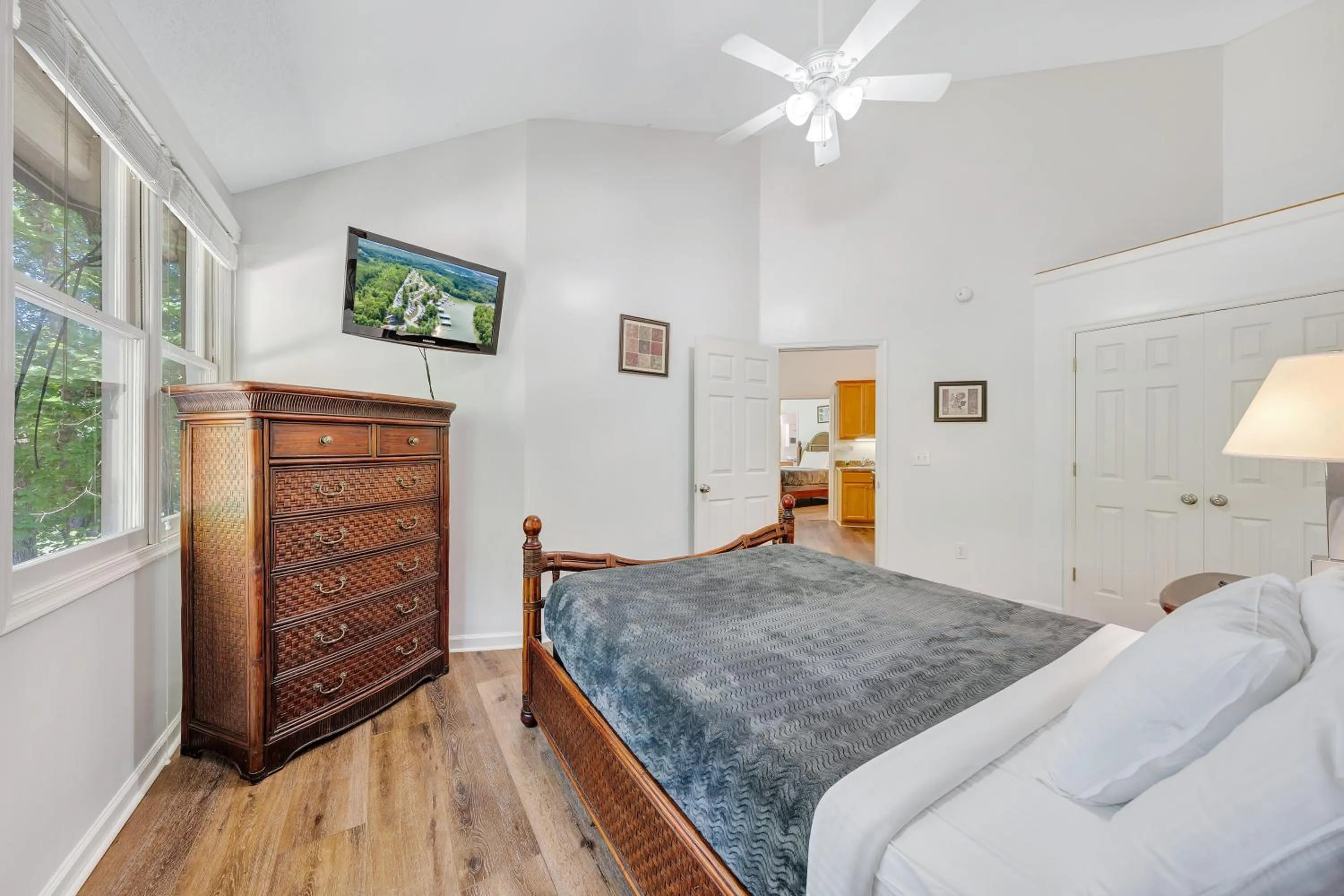 Bedroom, Bed in Halesford Harbour Resort - Smith Mountain Lake