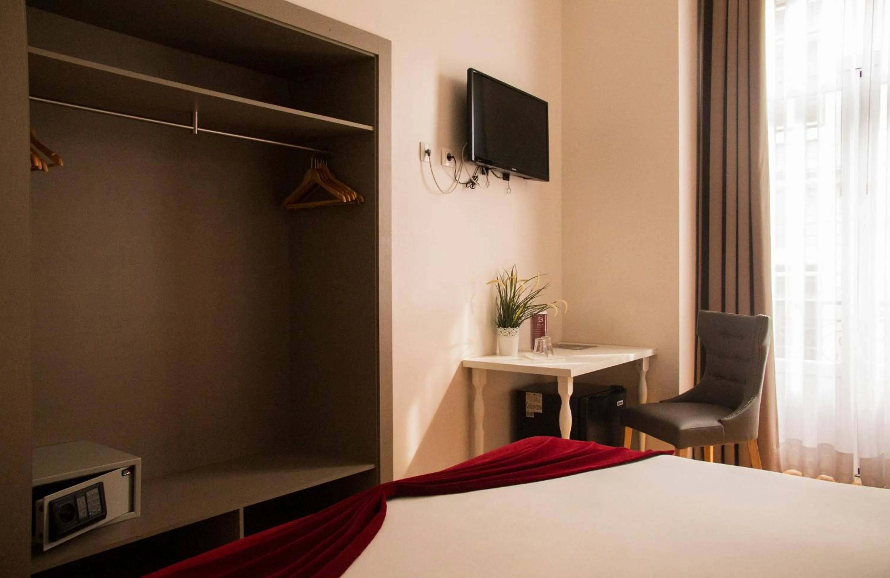 TV and multimedia, Bed in Lisbon Arsenal Suites