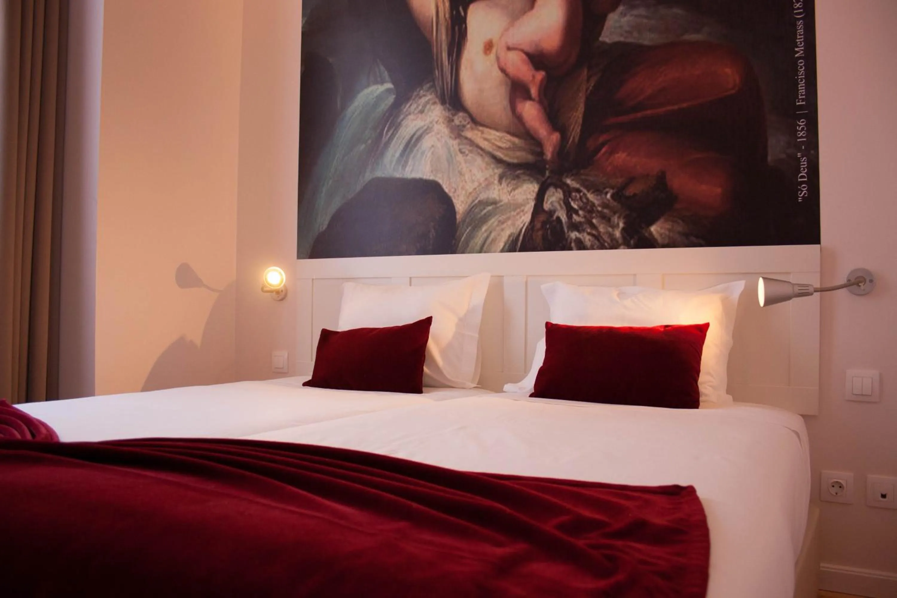 Bed in Lisbon Arsenal Suites