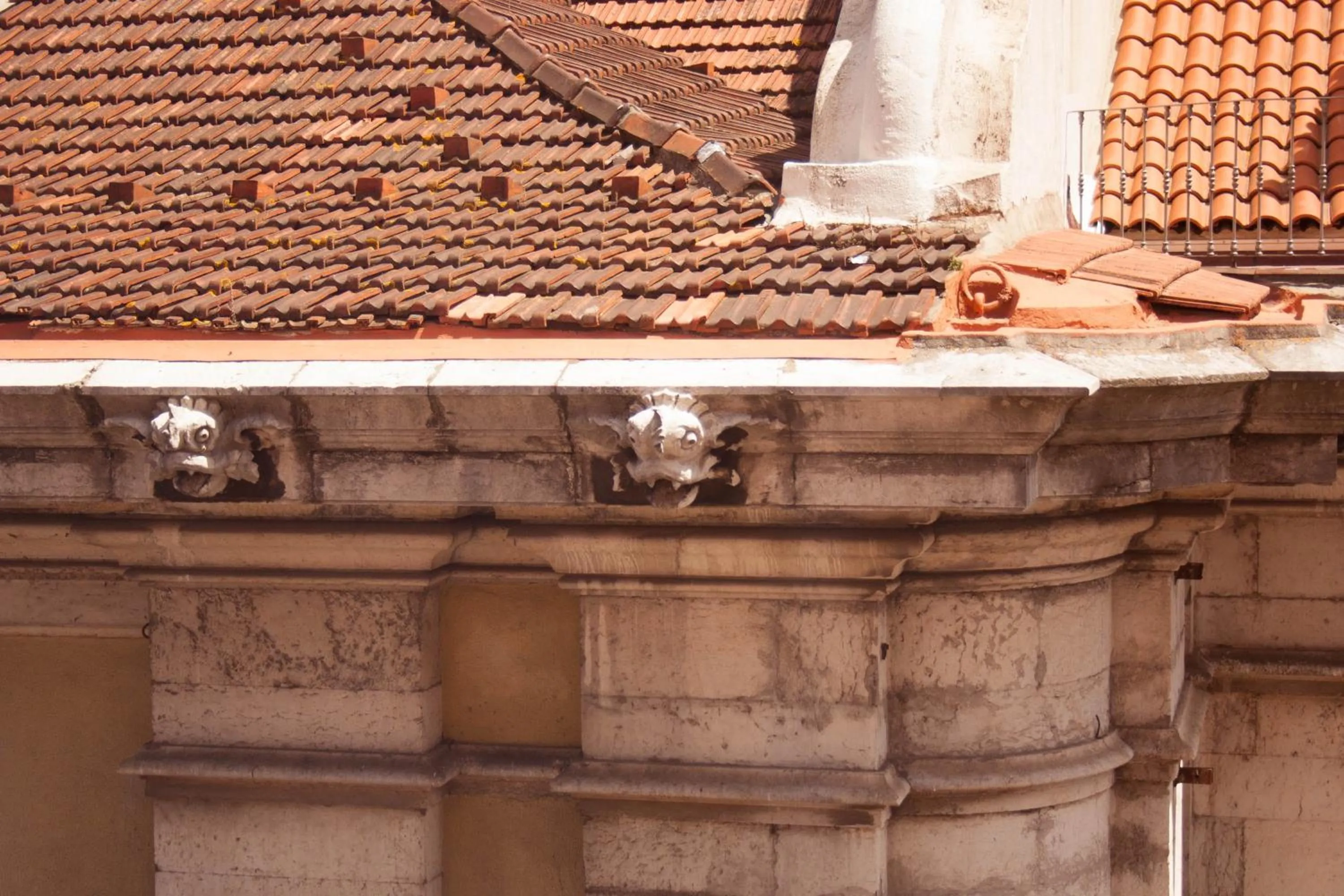 Decorative detail in Lisbon Arsenal Suites