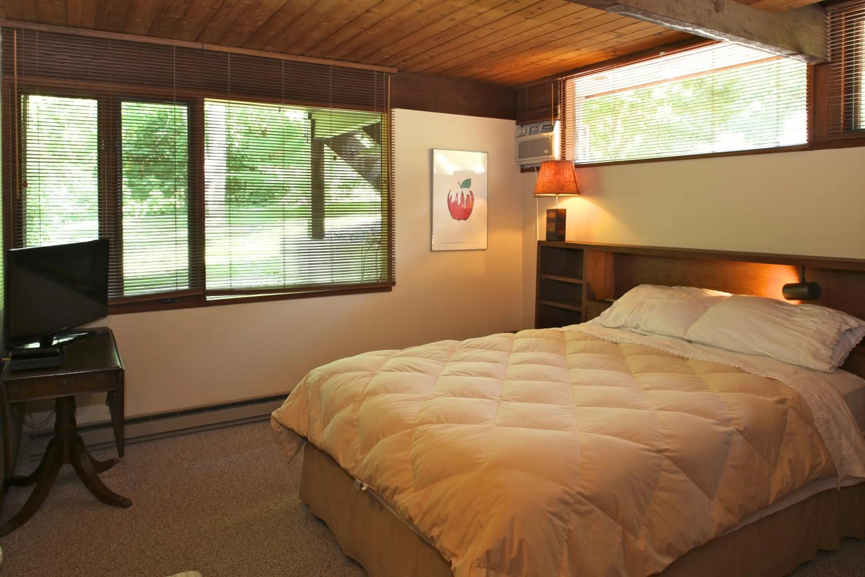 Bedroom, Bed in The Cottage